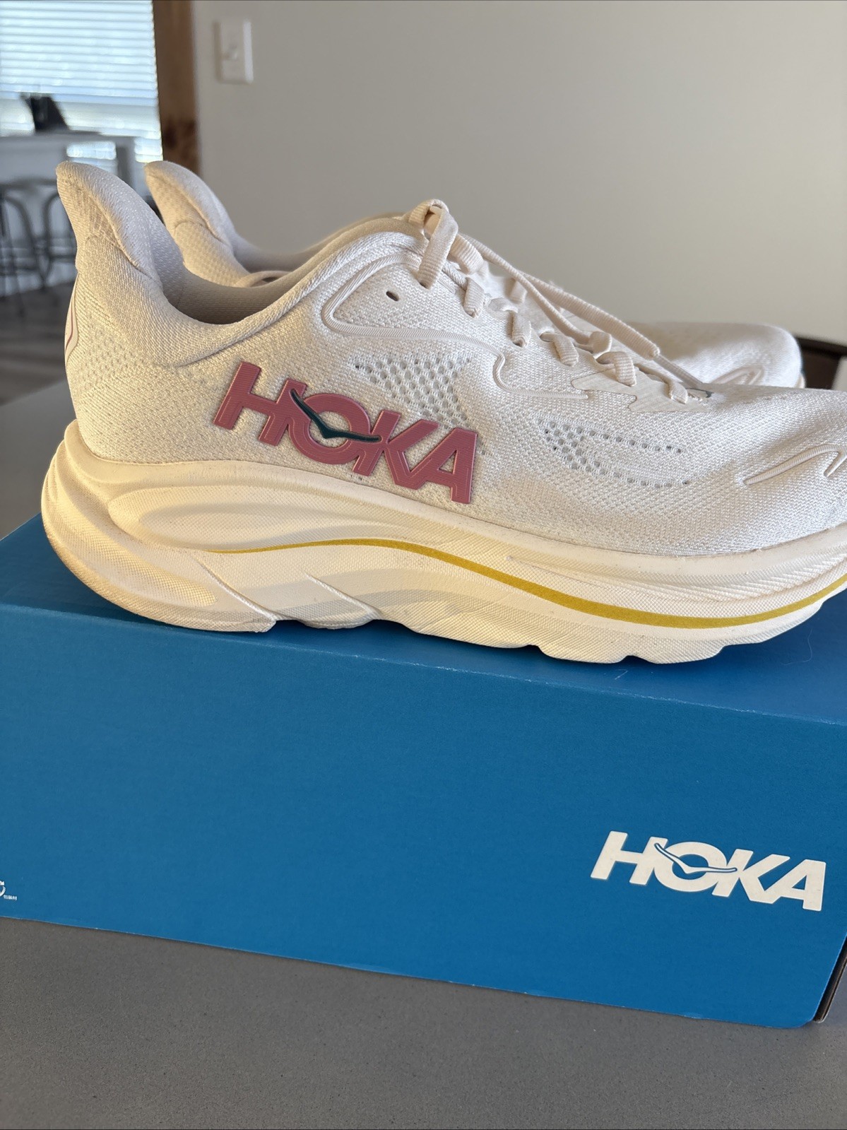 Hoka Clifton 10 Women’s Running Shoes Size 10 Wide