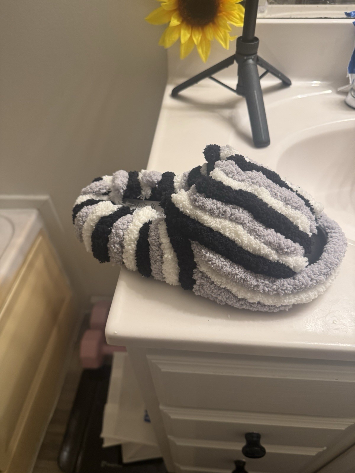 Women’s Size 7.5 Black Gray & White Striped Faux Fur Closed Toe Slippers