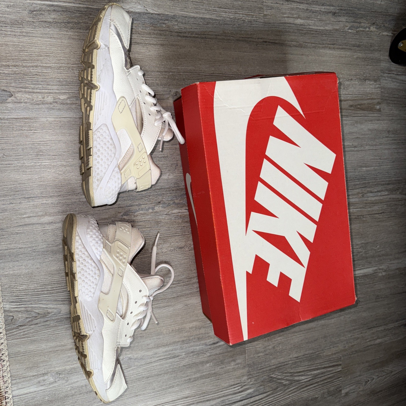 Nike Shoes Womens 7 Air Huarache Running Low Sneakers 634835-108 White Lace Up