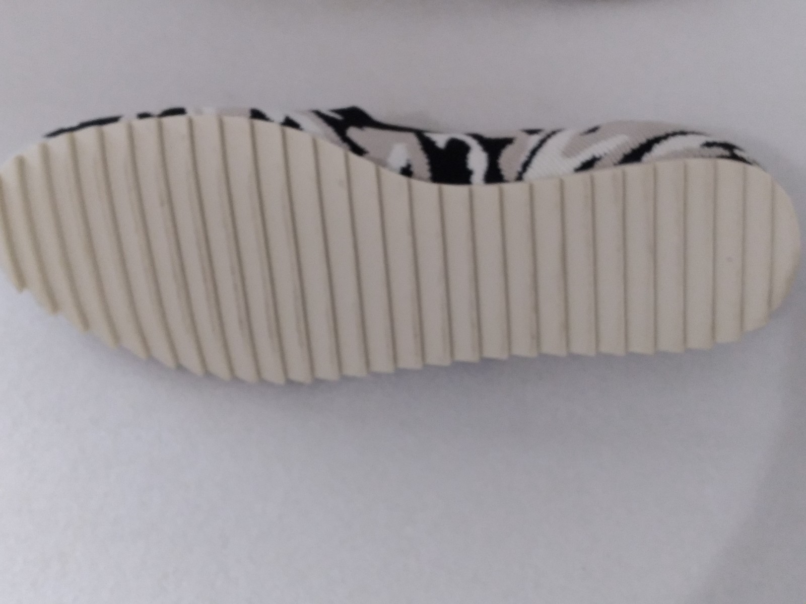 Vaneli Flats Shoes Canvas Stretch Zebra Black, Gray, White Women’s 10.5N EUC
