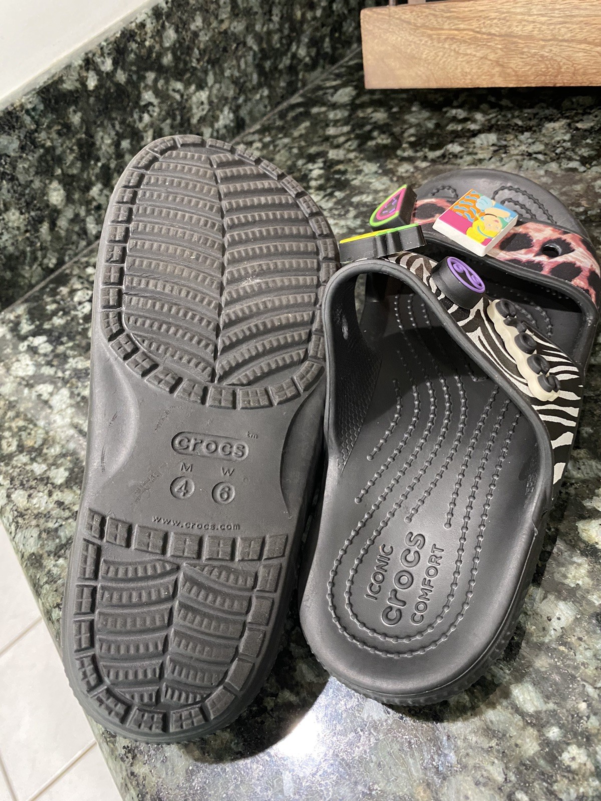 Crocs Iconic Comfort Women’s 6 With 10 Jibbitz
