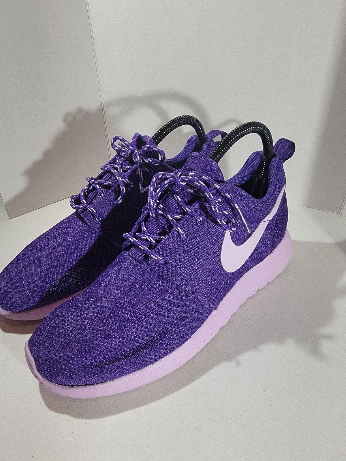 Nike Roshe Women Size 7 Running Purple Shoes Activewear Sporty Athletic Jog Gym