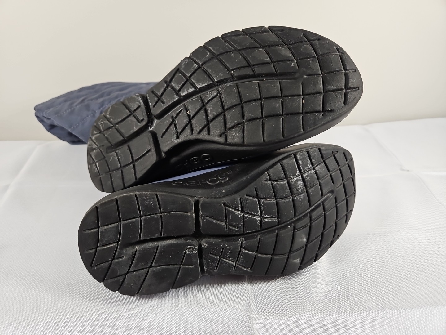 Blue Quilted Textile OOFOS OOmg Recovery Tall Winter Boots US 6.5