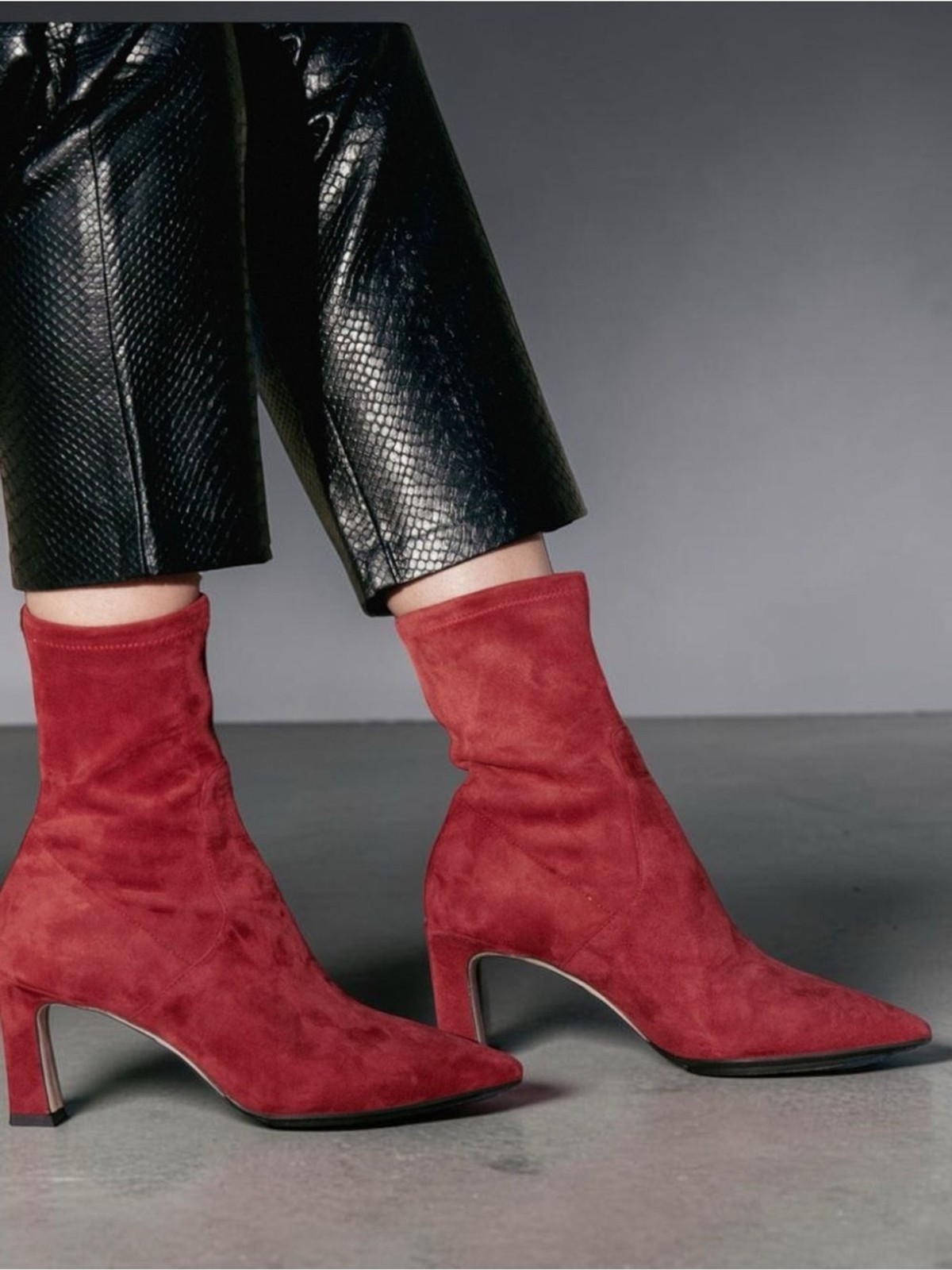 Scarlett Chase Portia 75 Stretch Booties in Red Suede Womens Size 6