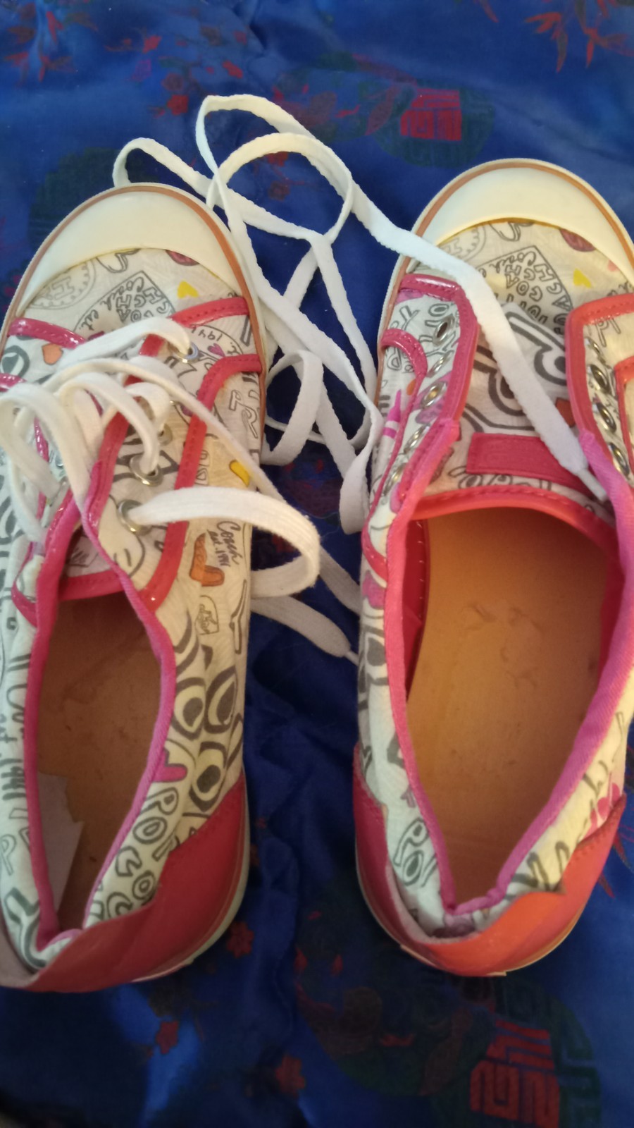 Vintage Coach Poppy Barret Graphic 8.5 Colorful Graphics Pink Accent As Is