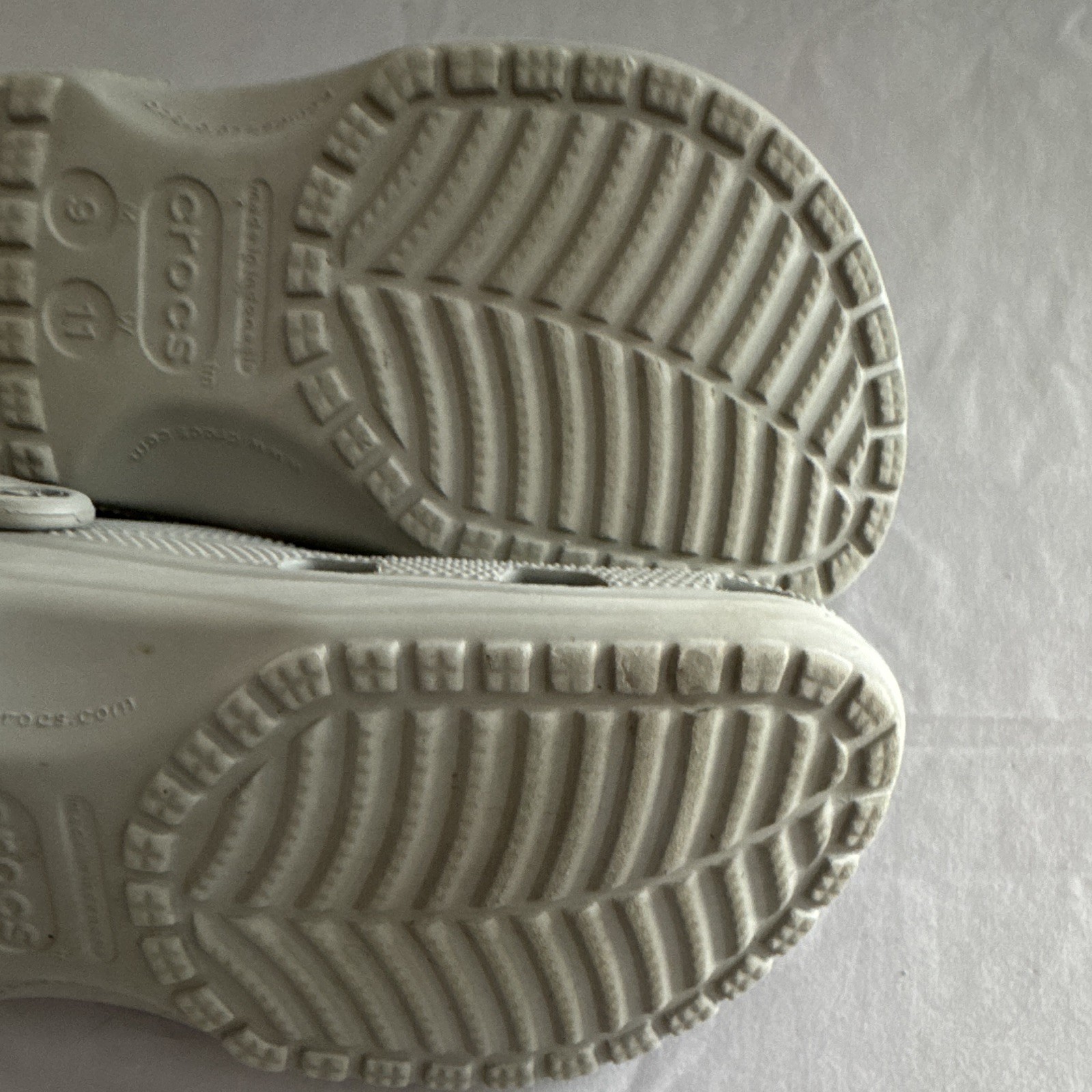 Crocs Classic Clog Sandal Gray Unisex 9 Men’s/11 Woman