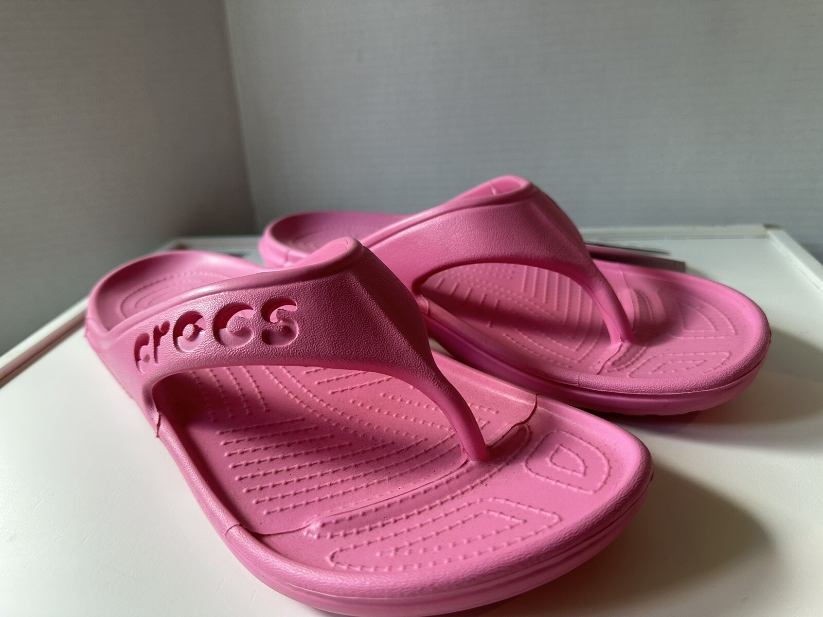 CROCS Baya Flip Flops Sz M11, W13 Pink New Comfort Beach Pool Vacation NWT