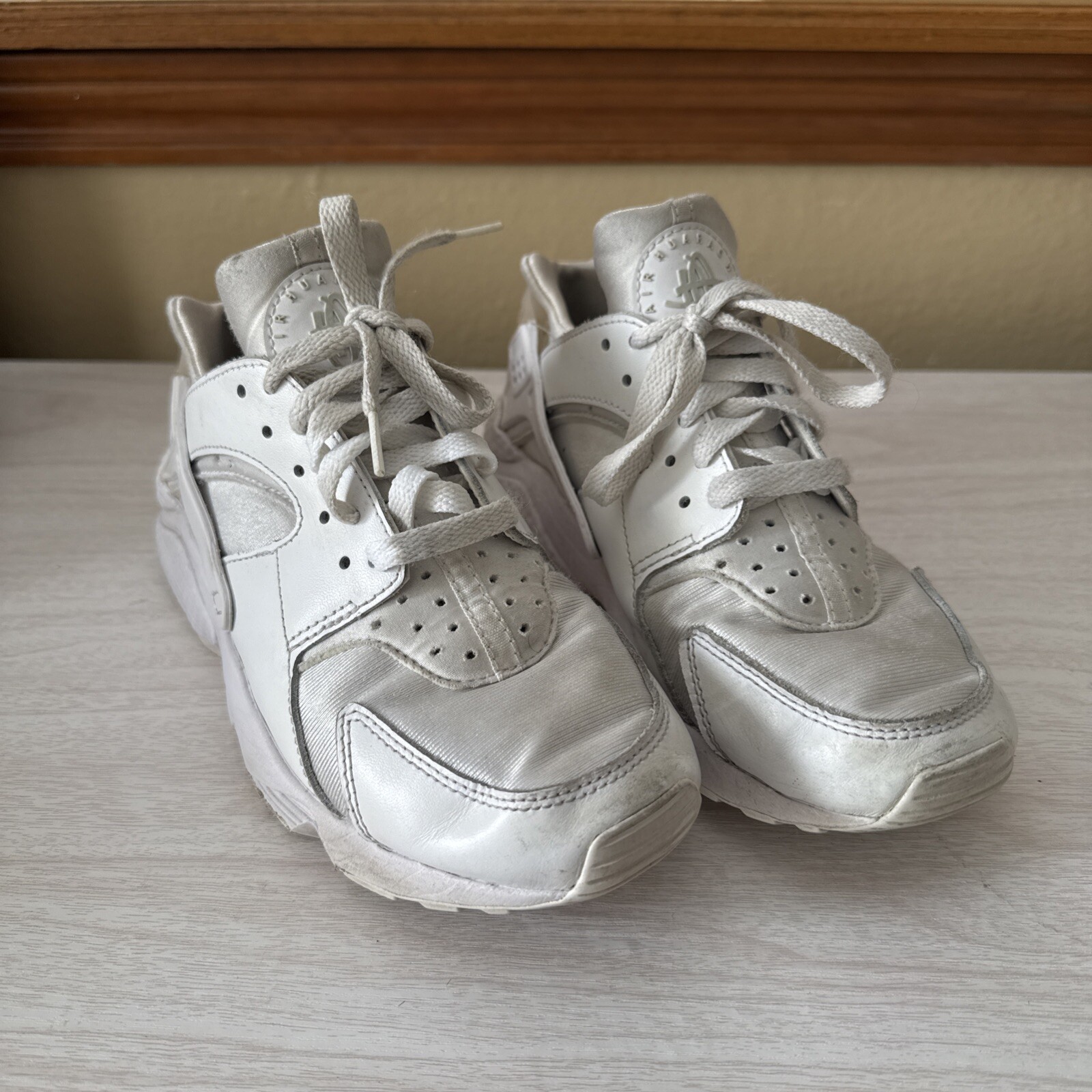 Nike Air Huarache Run Women’s Size US 8 Running Shoes White
