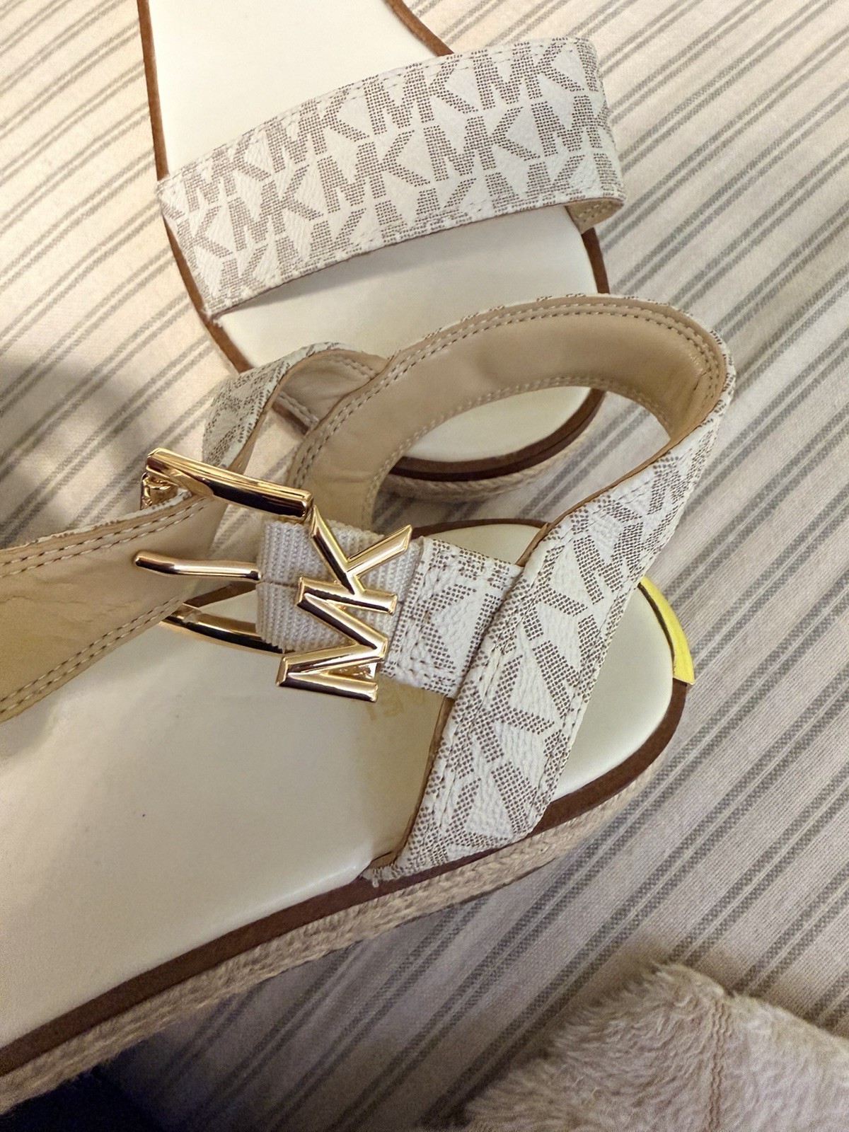 Michael Kors Women’s Logo Strappy Ankle Strap Buckle Flat Sandals Size 7
