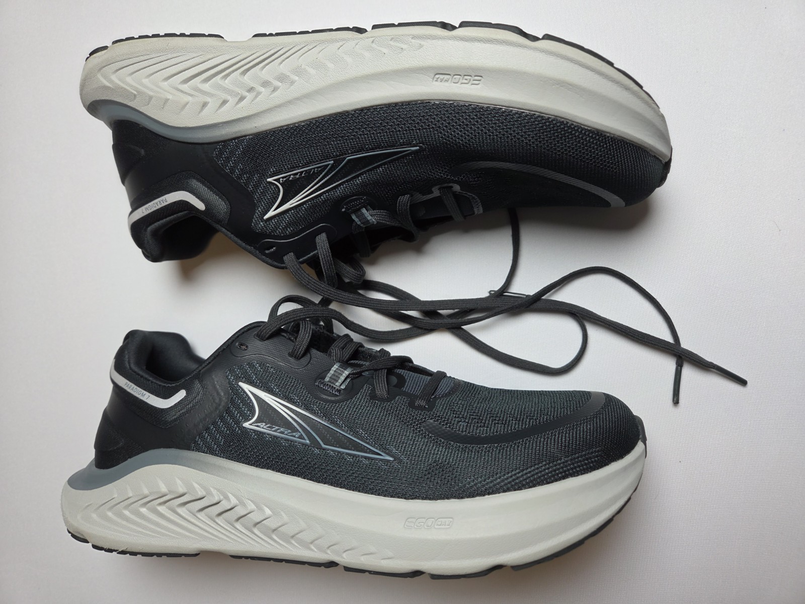 Altra Paradigm 7 Dark Green Black Womens Running Shoes Size 9.5 Regular Width