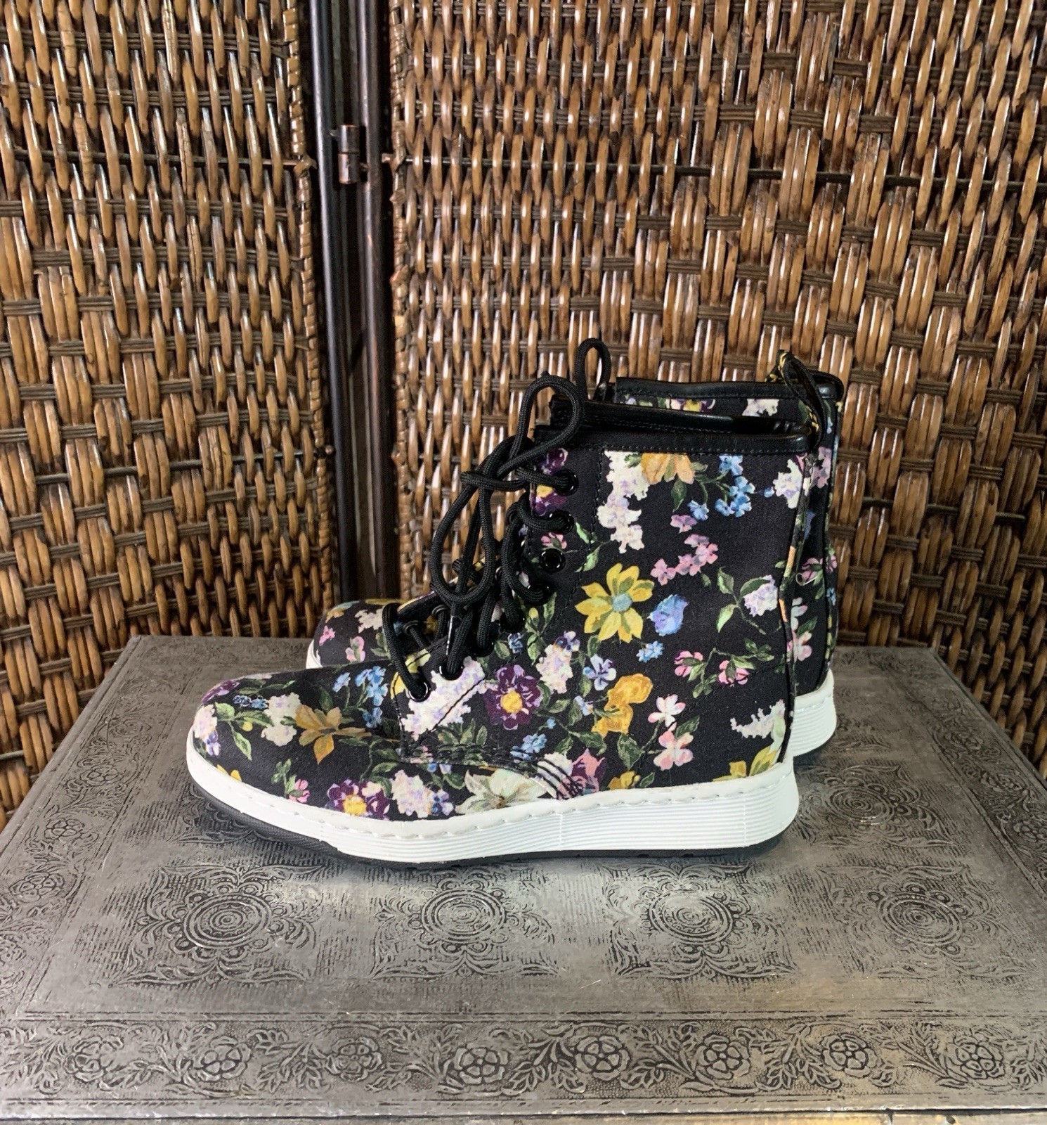Dr. Martens Newton Darcy Floral Print Fabric Booties Size 6