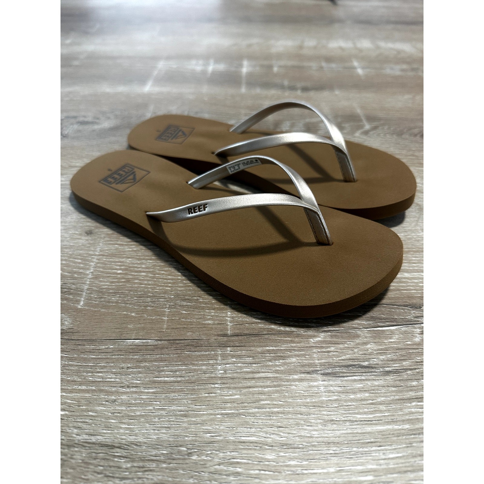 Reef Bliss Nights Women’s Flip Flops Champagne Metallic Tan Thong Sandals Size 5