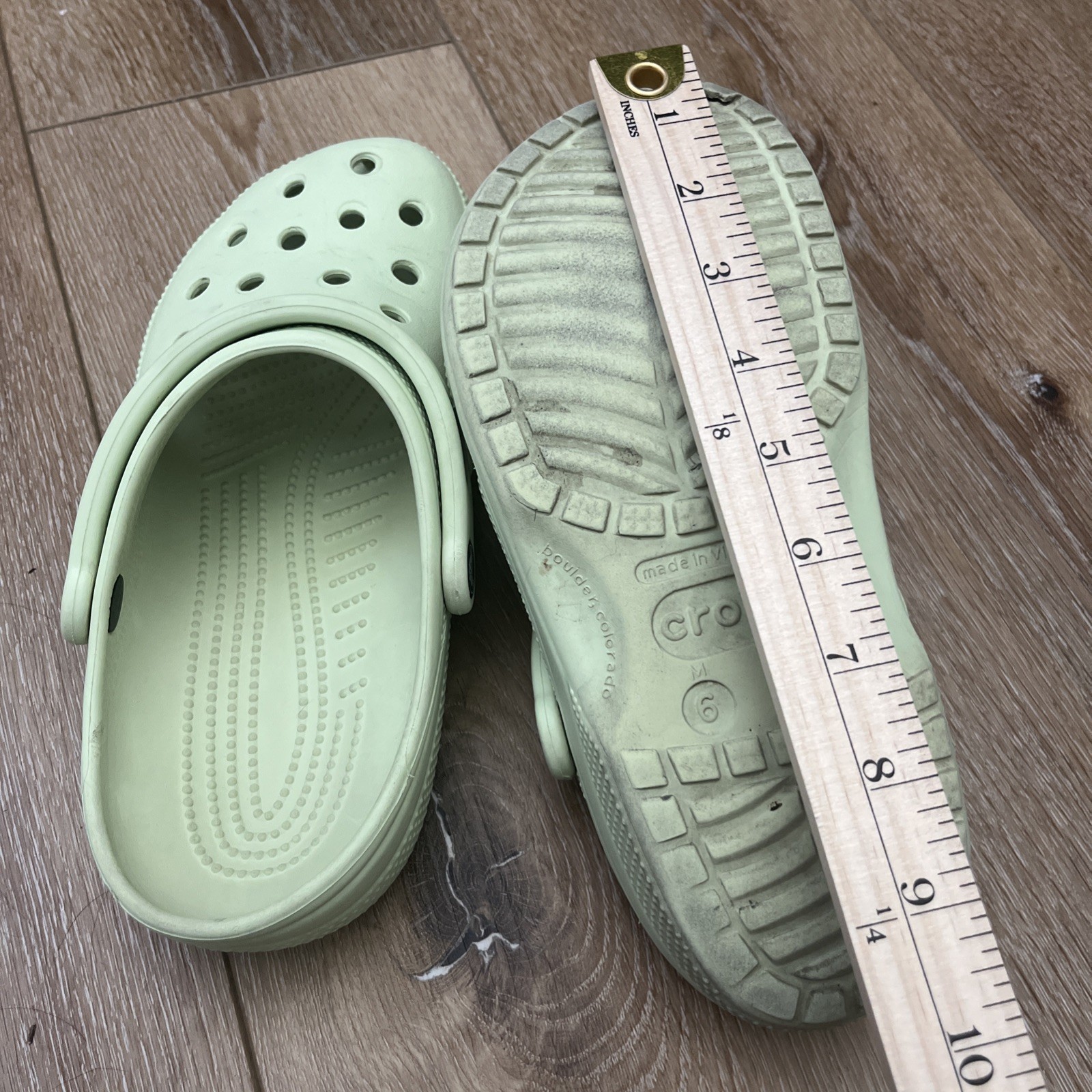 EVA foam clogs, Crocs Classic Clog, Celery/ Mint Green Size 8