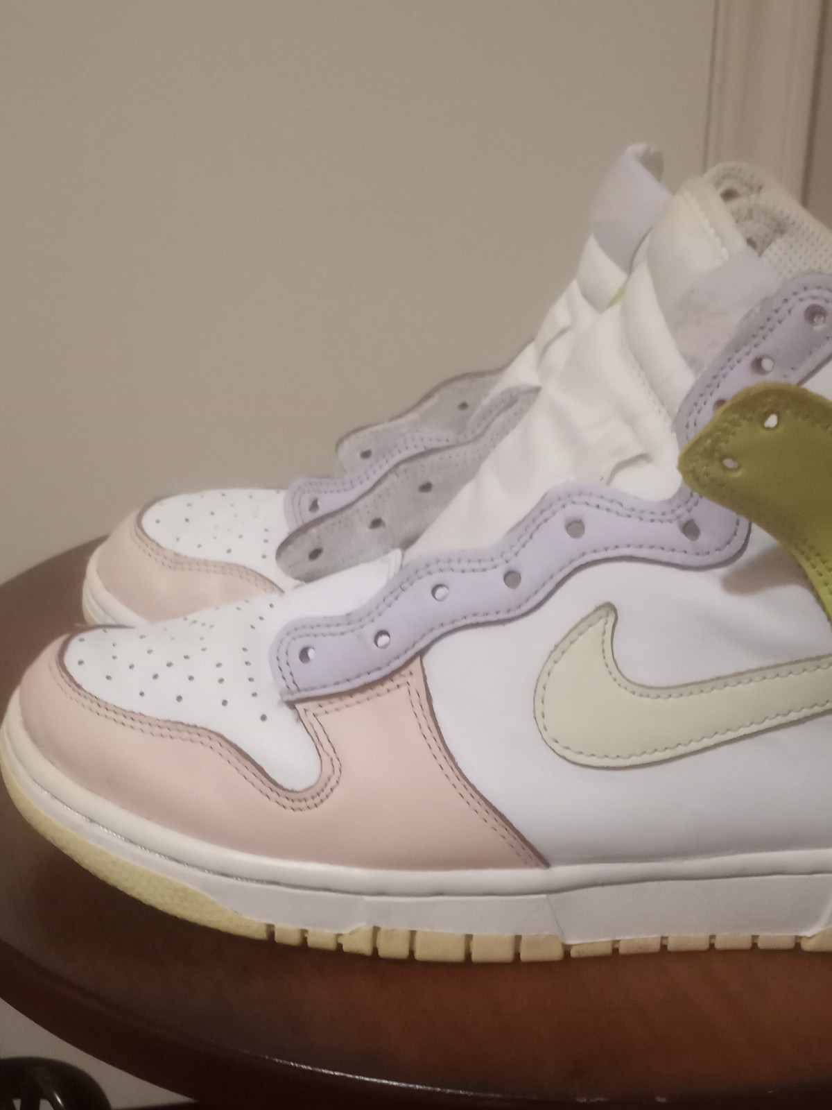 Nike Dunk High Womens Size 7.5 White/Cashmere-LT Lemon Twist DD1869-108