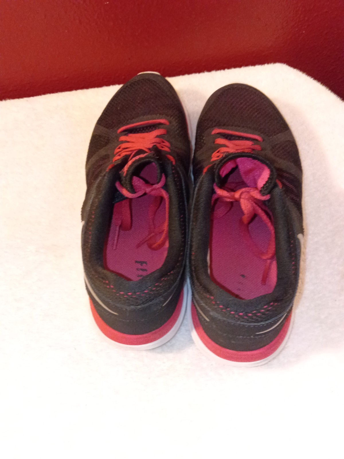 Nike Flex 2014 Run Womens Size 8 Running Jogging Shoes Black Pink