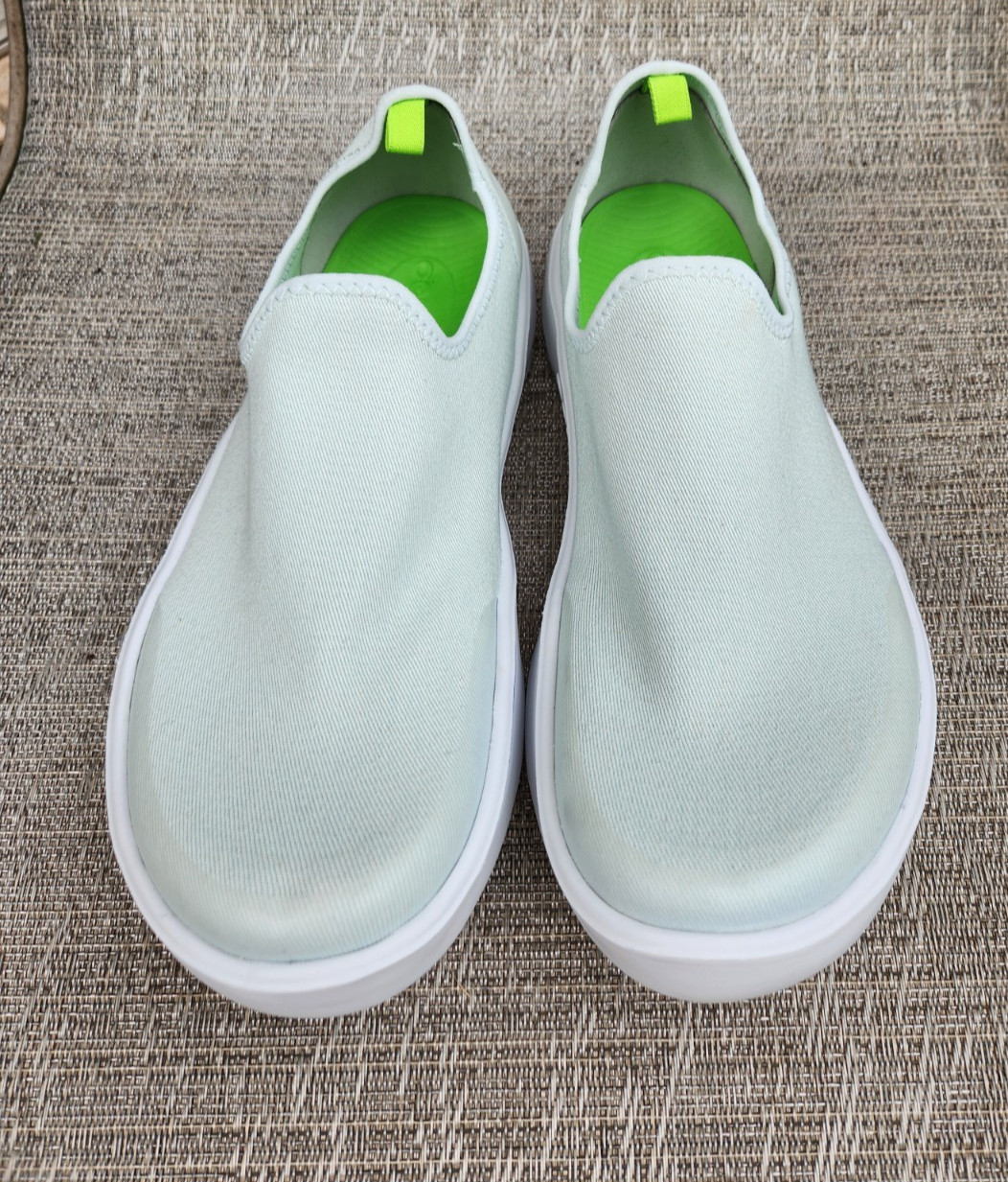 OOFOS OOMG EEZEE Low Recovery Casual Shoe, Pale Green, Women’s 8, EUR 39