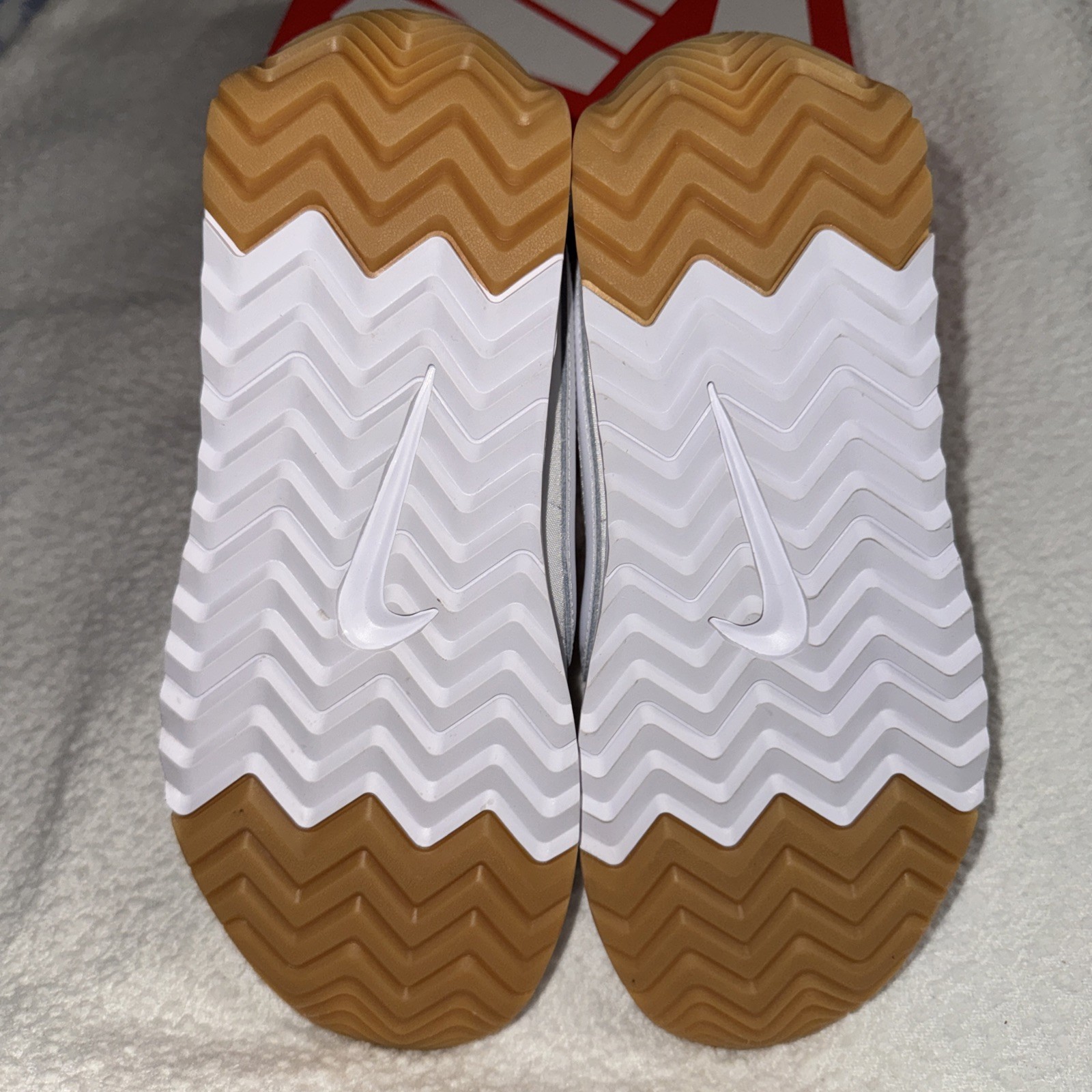 W Nike Pacific Leather White 9 NIB