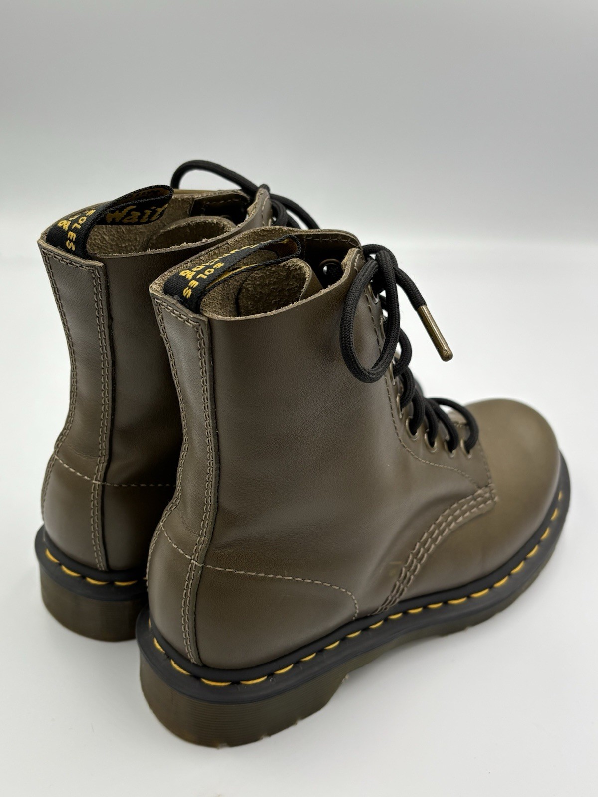 Dr Martens Size 36 Olive Green Boots 1460. Unisex