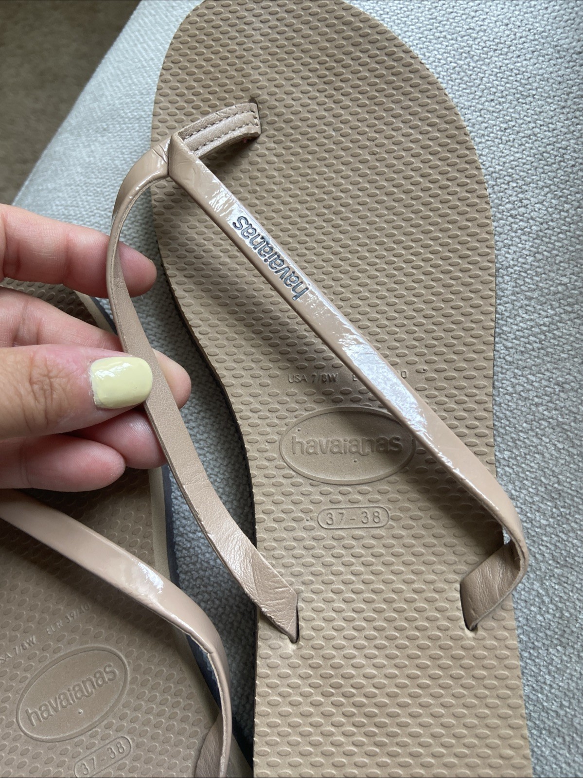 Havaianas Beige Leather Women Sandals Flip Flops Rubber Beach Size 7/8