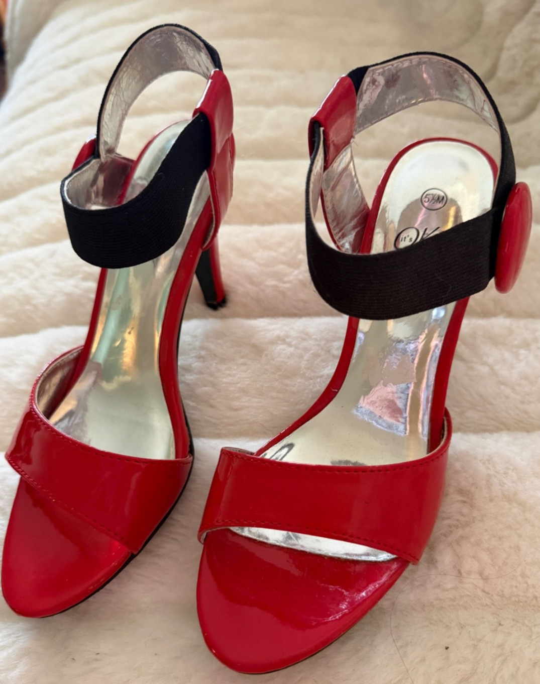 OK SIZE 5.5 Red Patent Leather Covered Side Disc Black Faux Sede Ankle Strap NWO