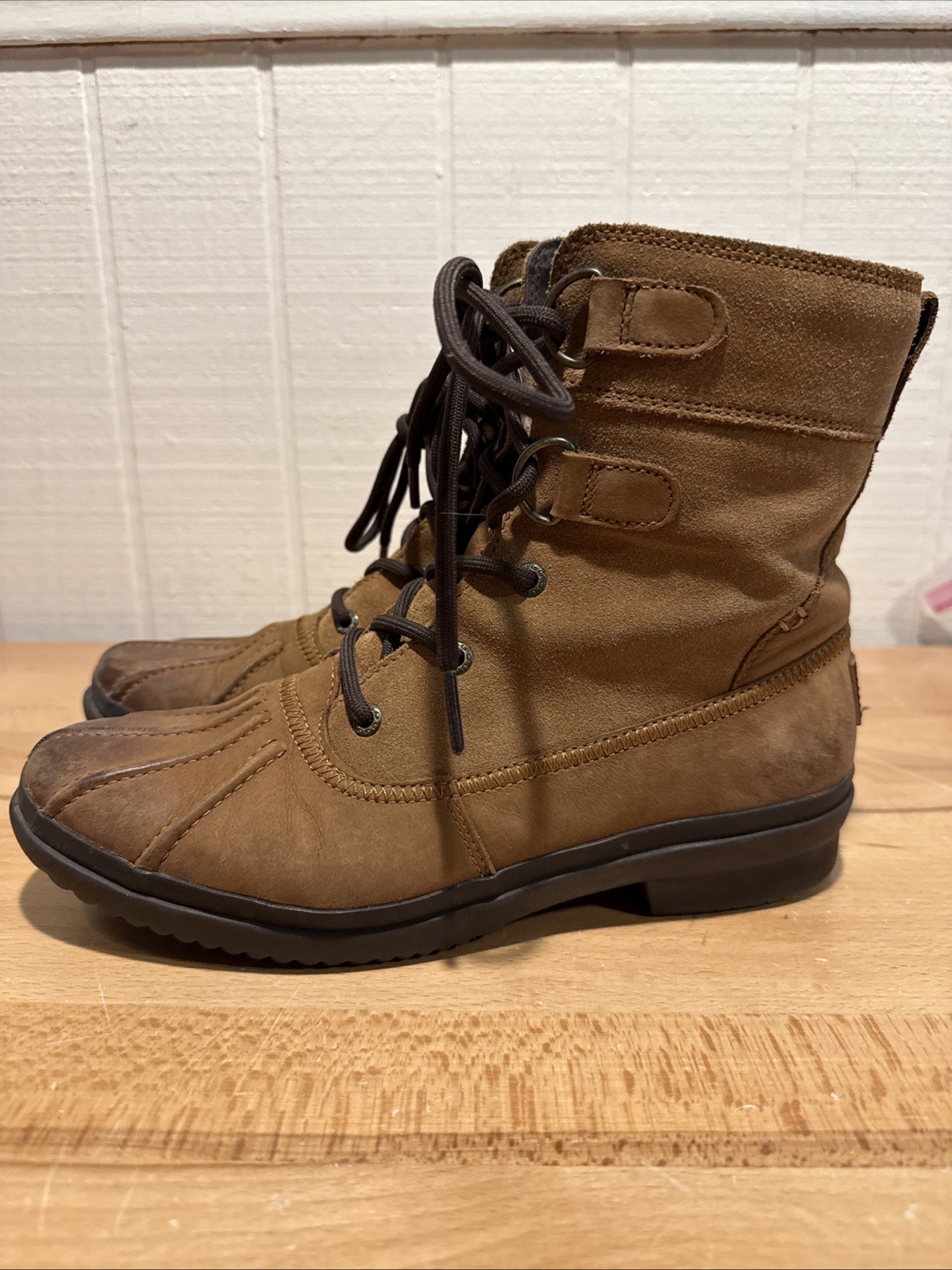 UGG Women’s Hapsburg Duck Boots, Size 8.5 W, Brown Leather, Waterproof Shearling