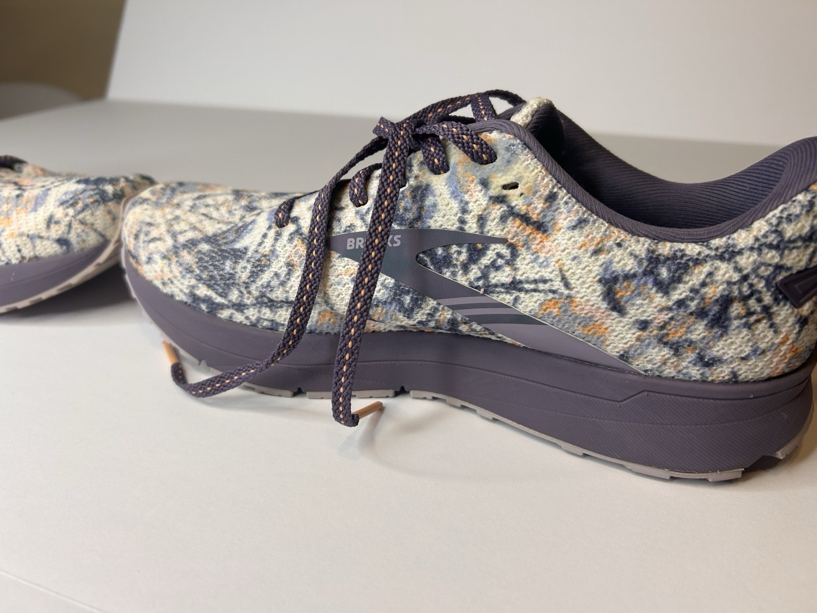 Brooks 1203611b164 Revel 5 Multicolor Running Sneakers Women Size 9 DNA purple