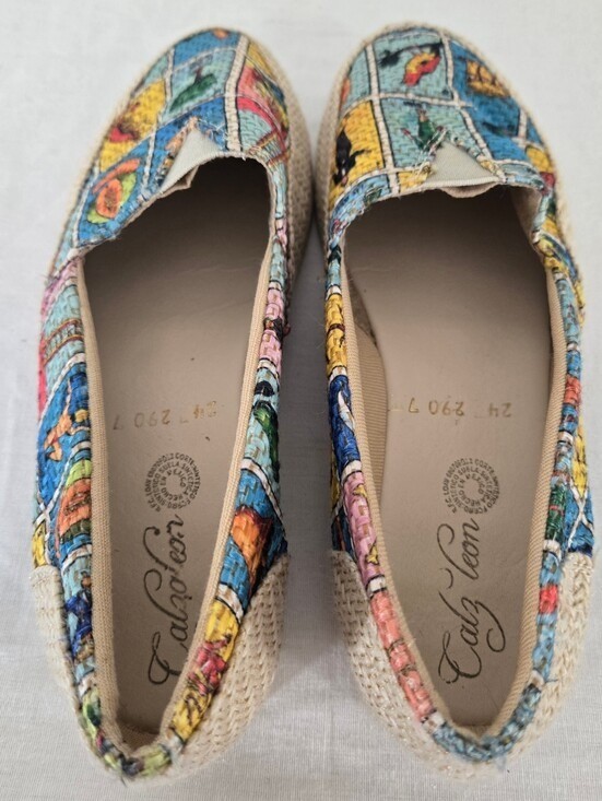 Calzaleon Lotería Print Espadrille Woven Multicolor Flats Art to Wear, 6-6.5