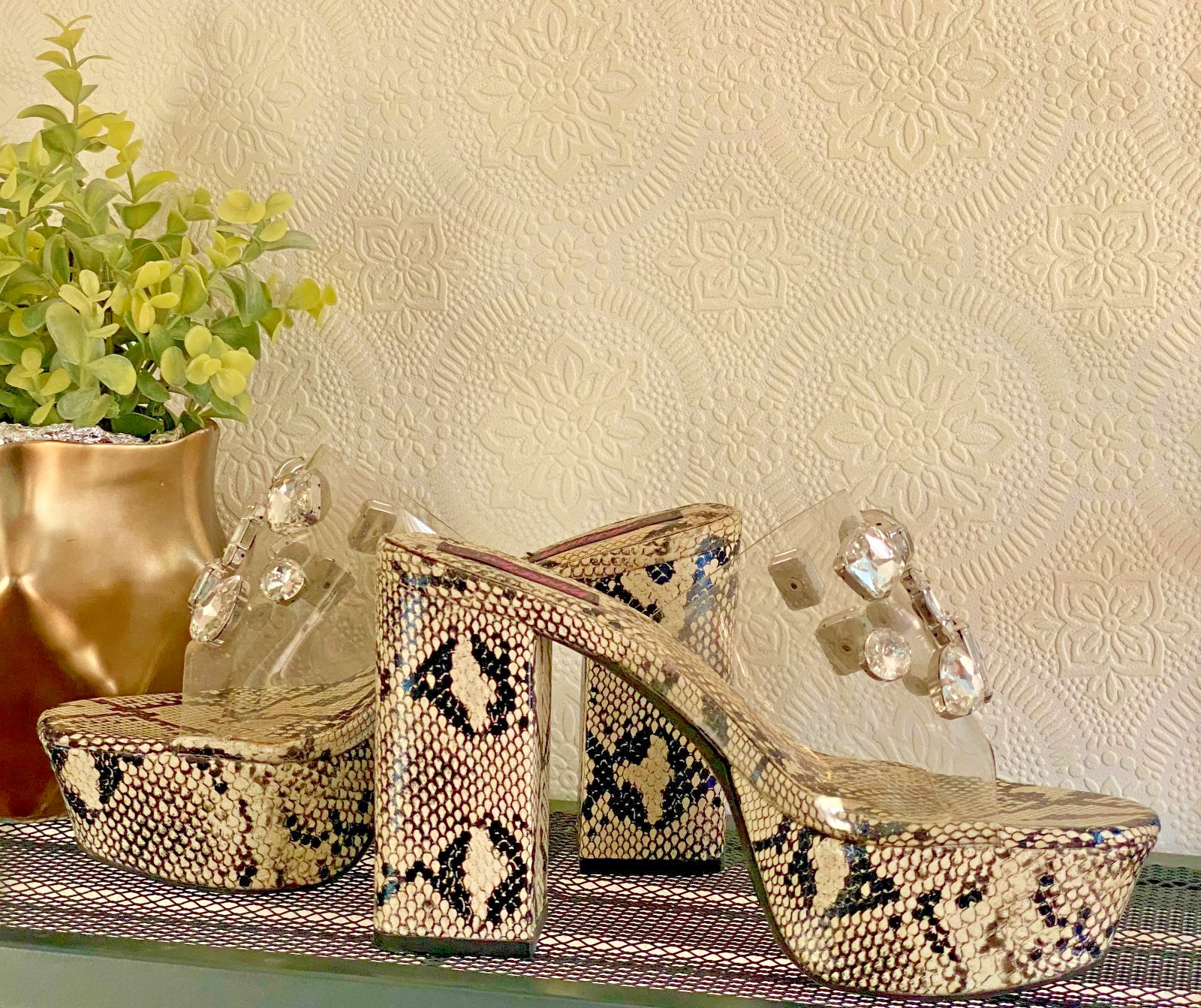7M WILD DIVA GLAMOROUS PLATFORMS, TRANSPARENT TOP withCRYSTALS!