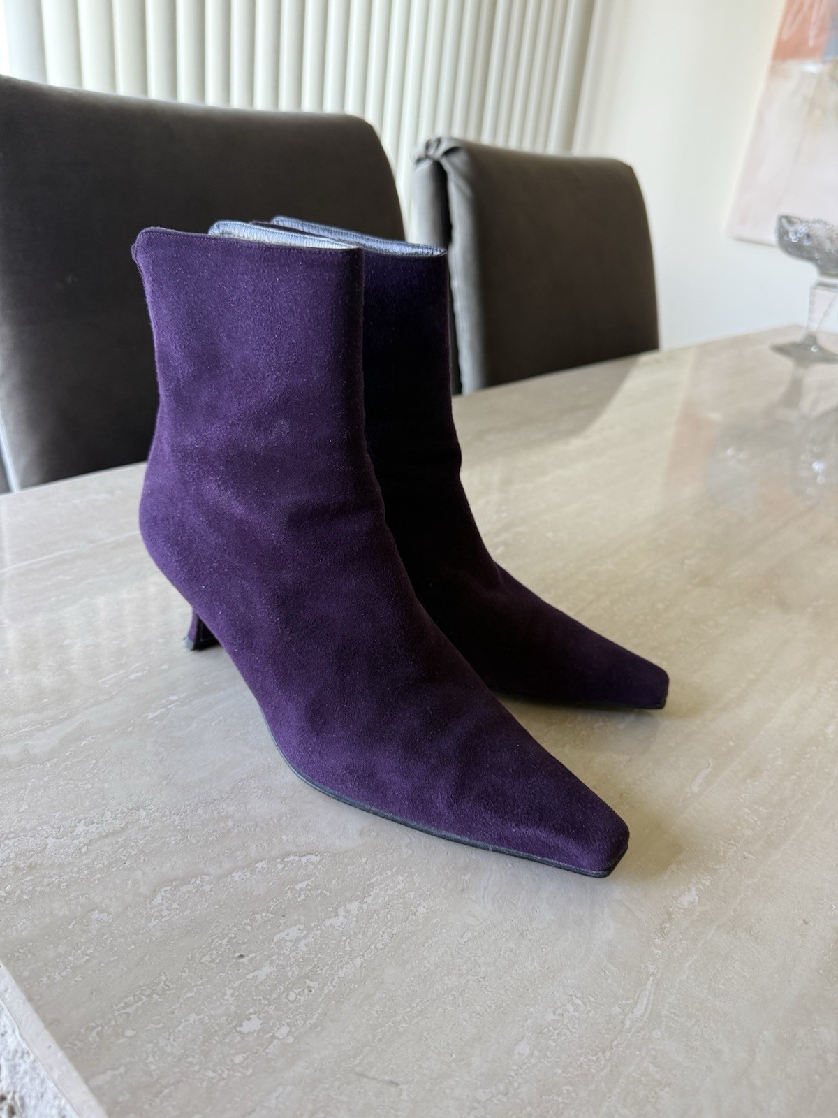 Stuart Weitzman Purple Suede Ankle Bootie Pointed Toe Kitten Heel Back Zip US 7