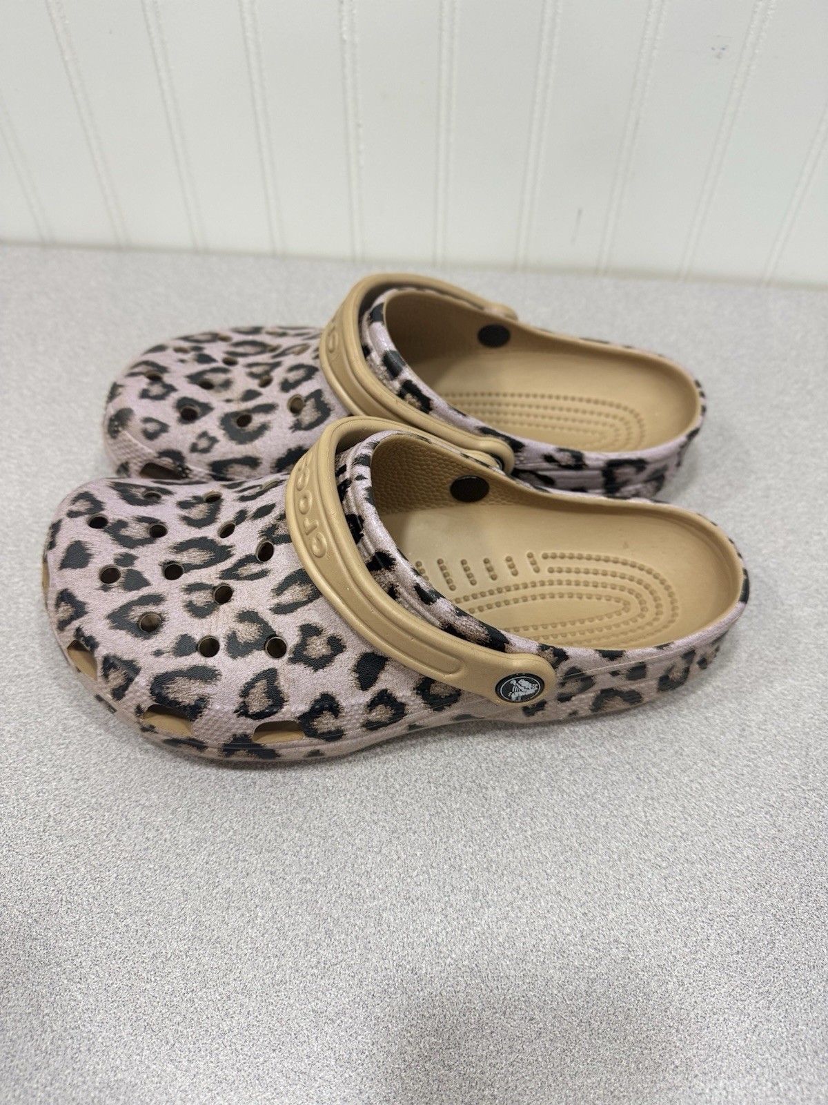 Crocs Classic Leopard Cheetah Animal Print Clog Sandals Shoes Women’s 9Men’s 7