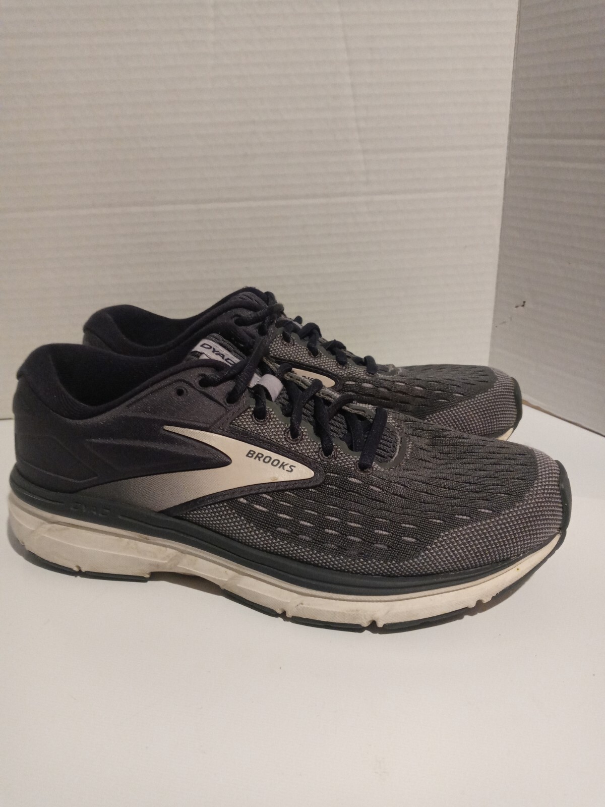 Brooks DYAD 11 Womens Size 7.5 B 1203121B496