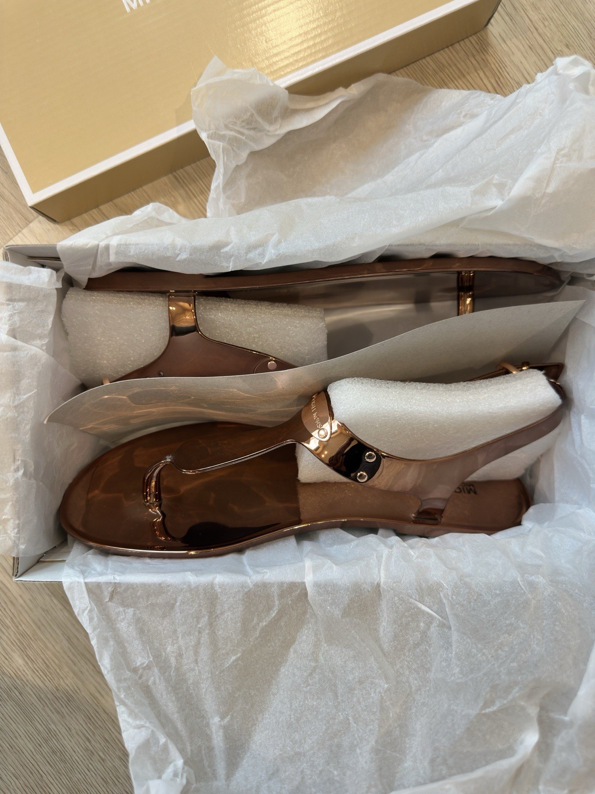 *RARE* MICHAEL KORS “MK Plate Jelly” Copper Rubber Flats Thong Sandals – Size 8M