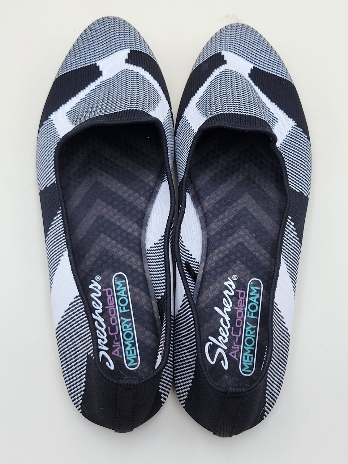 Skechers Cleo Sherlock Black White Geometric Chevron Knit Ballet Flats Size 8.5