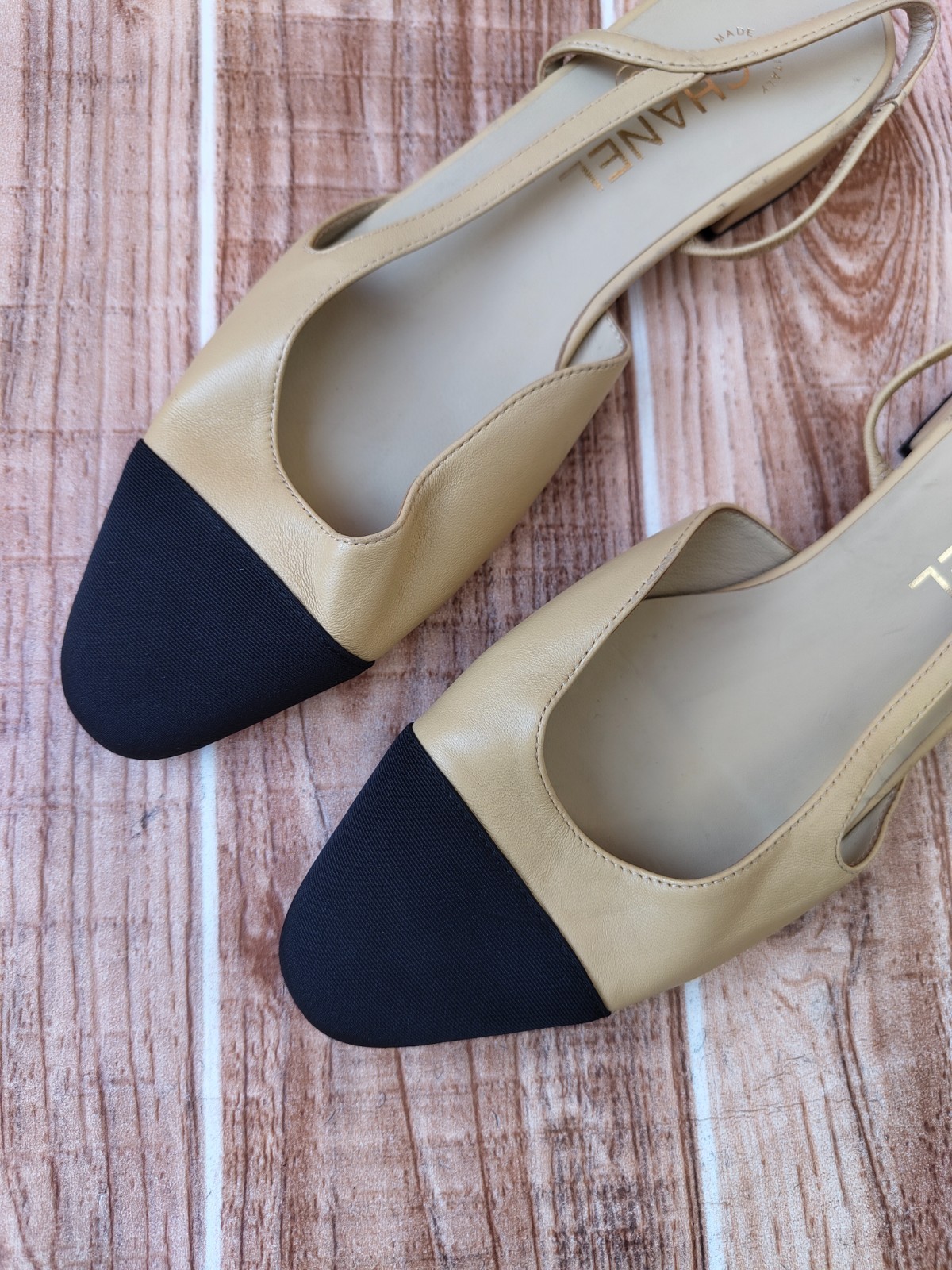 CHANEL Slingback Grosgrain CC Cap-toe Beige Black Leather Flats EU 39 US 8.5