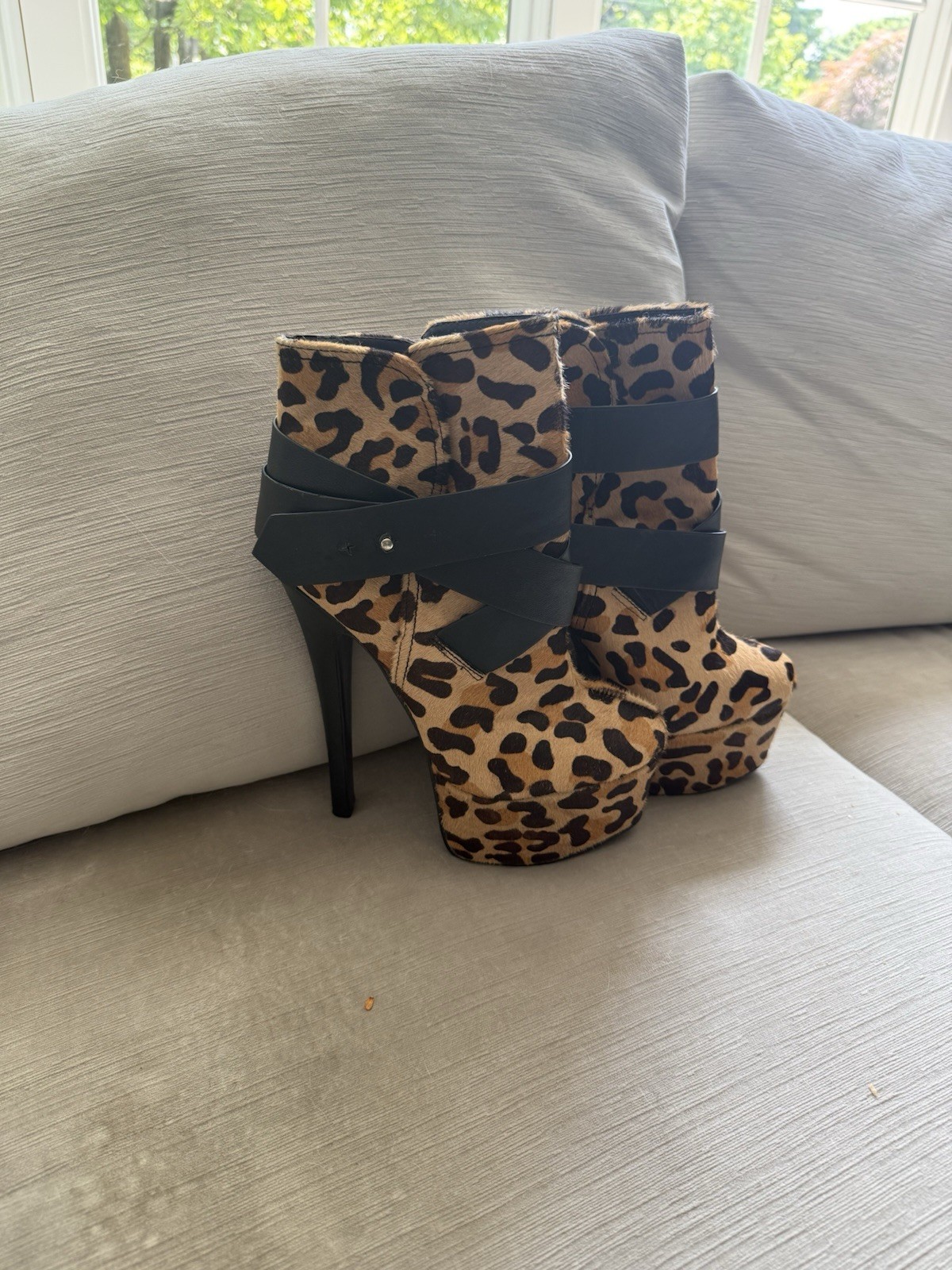 Chic London Trash Super High Leopard Long Hair Heels Sz 9