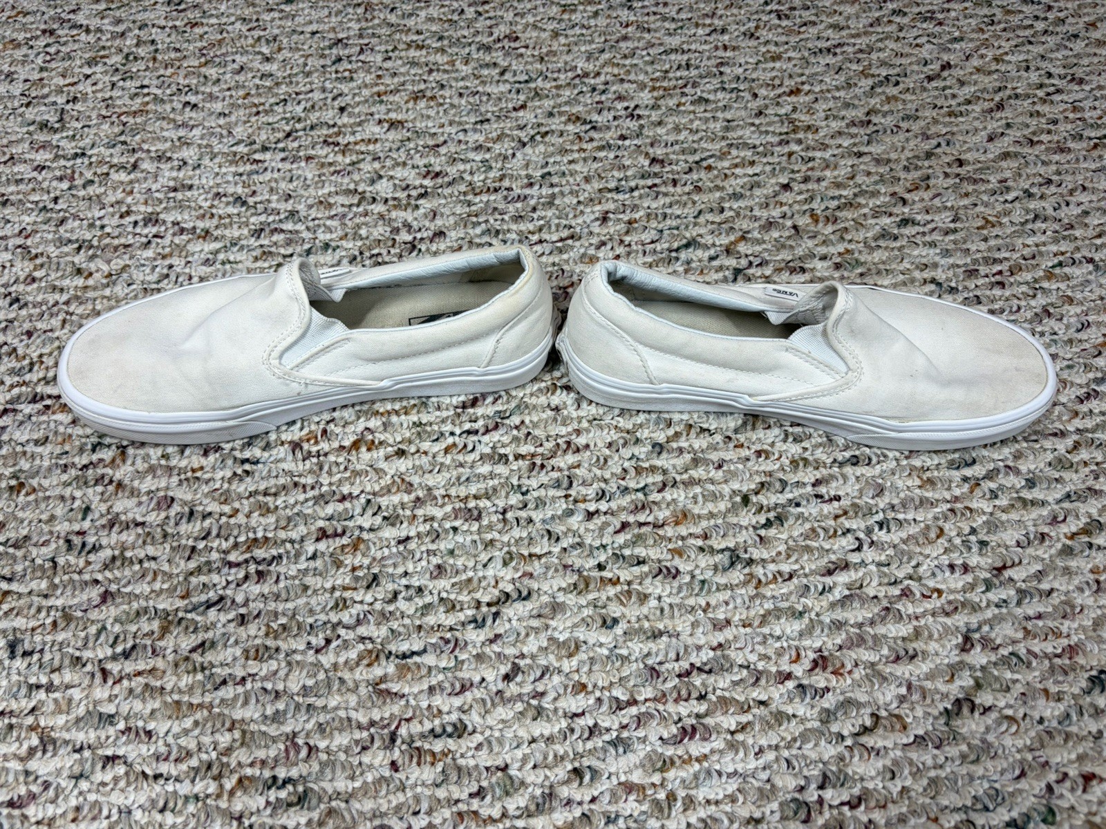 Vans Classic Slip On White Unisex Tennis Shoes Men’s 7 Womens 8.5