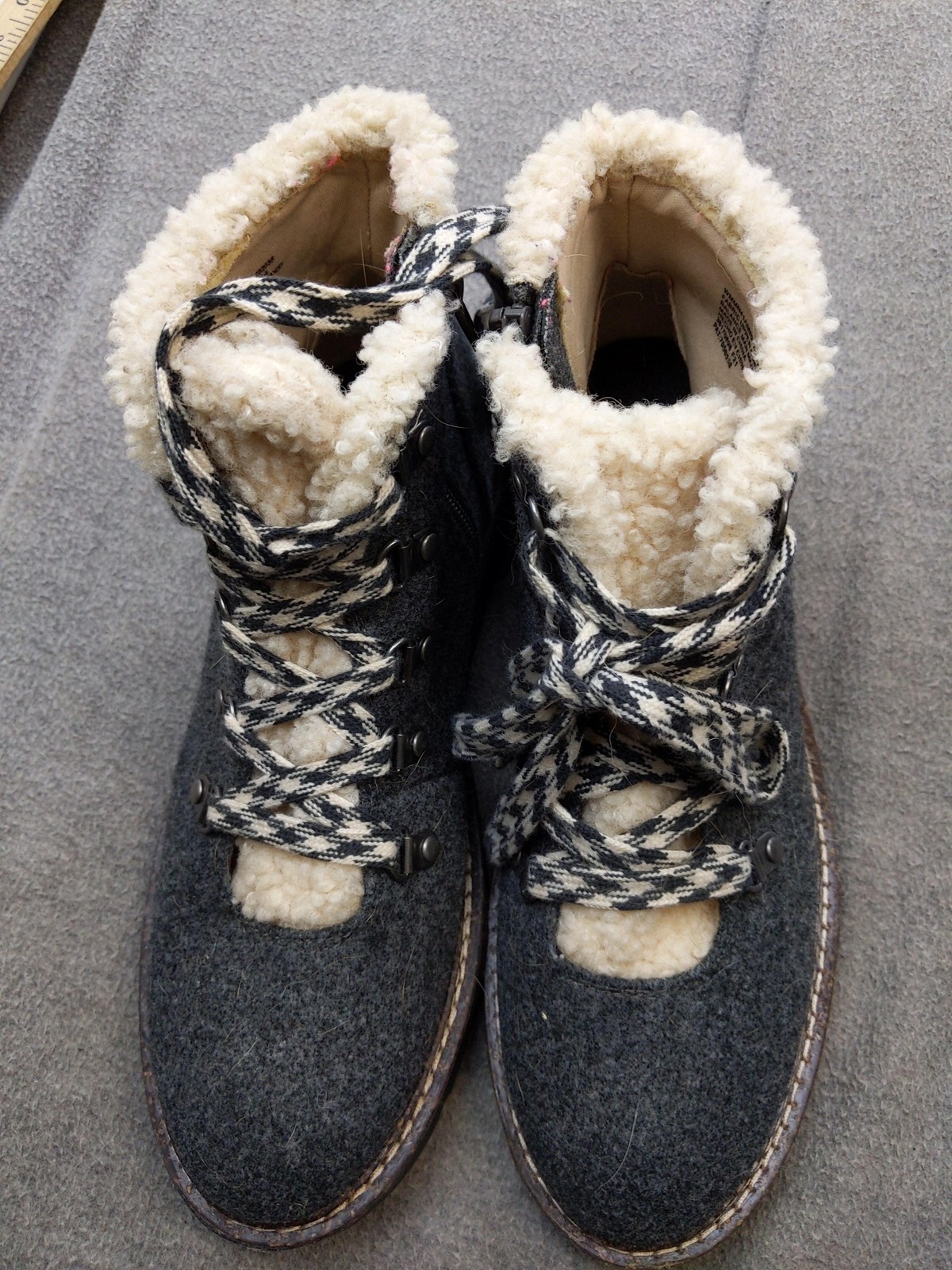 Madden NYC Boots Womens Size 9 40 Gray Faux Fur Lined Ankle Lace Up Zip