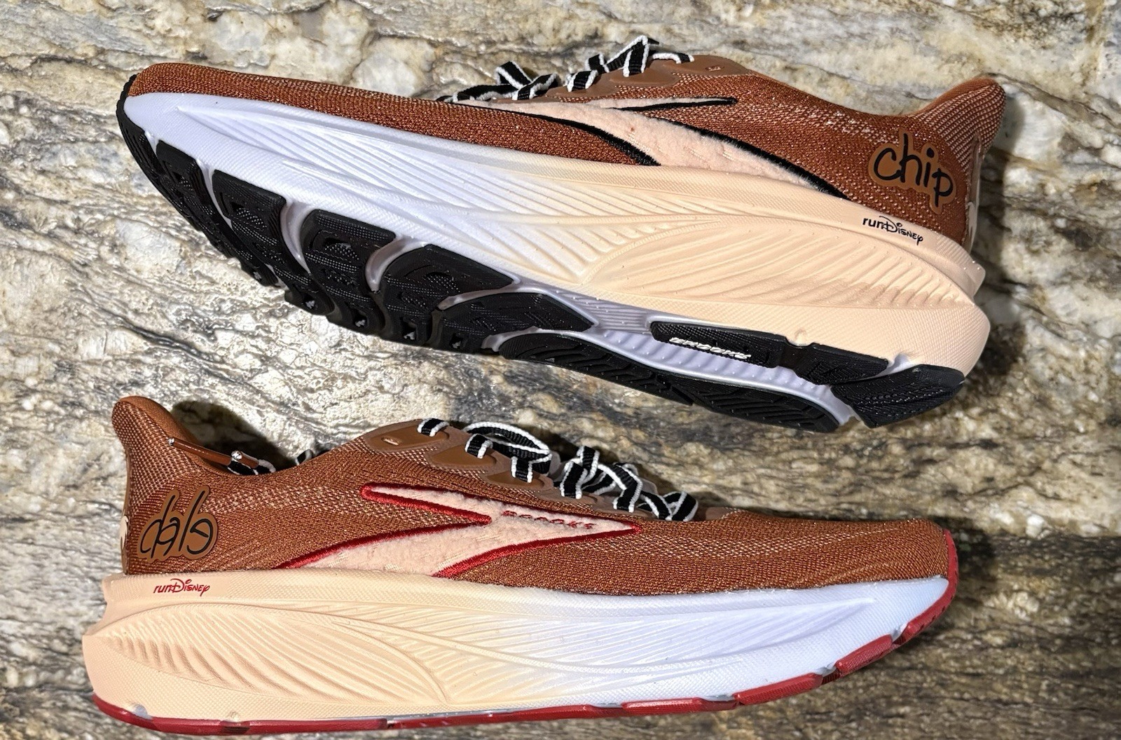 runDisney x Brooks Ghost 17 Chip n’ Dale – Size 7W – SHIPS ASAP – NEW IN BOX