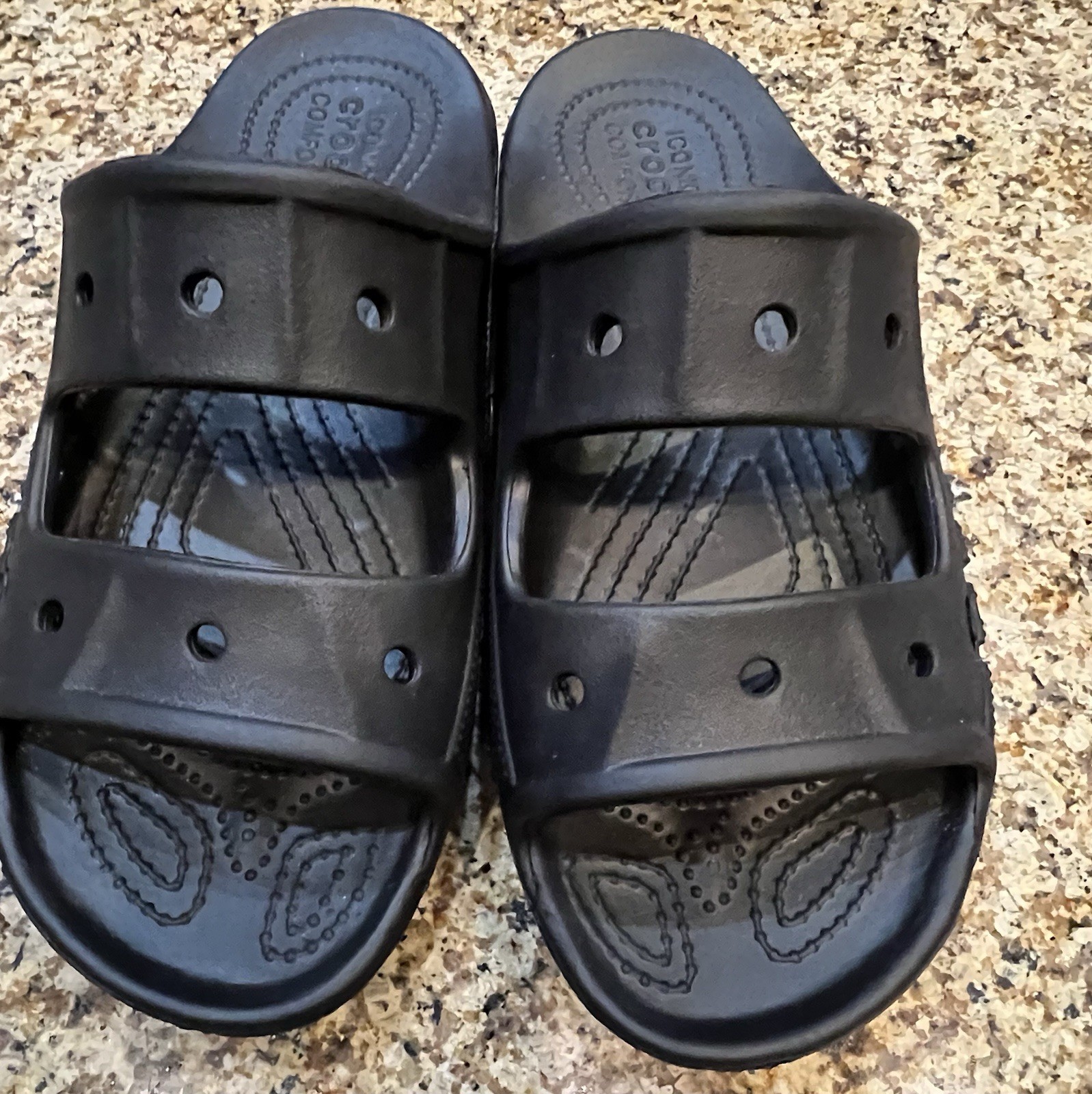 Iconic CROCS Comfort black 10 women 8 men slip-on flat-heel light-weight sandals