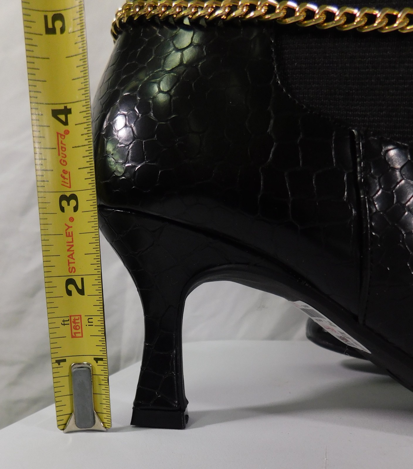 COMFORT EST 1946 TALL BLACK FAUX LEATHER CROC EMBOSSED BOOTS W/GOLD CHAIN 8W