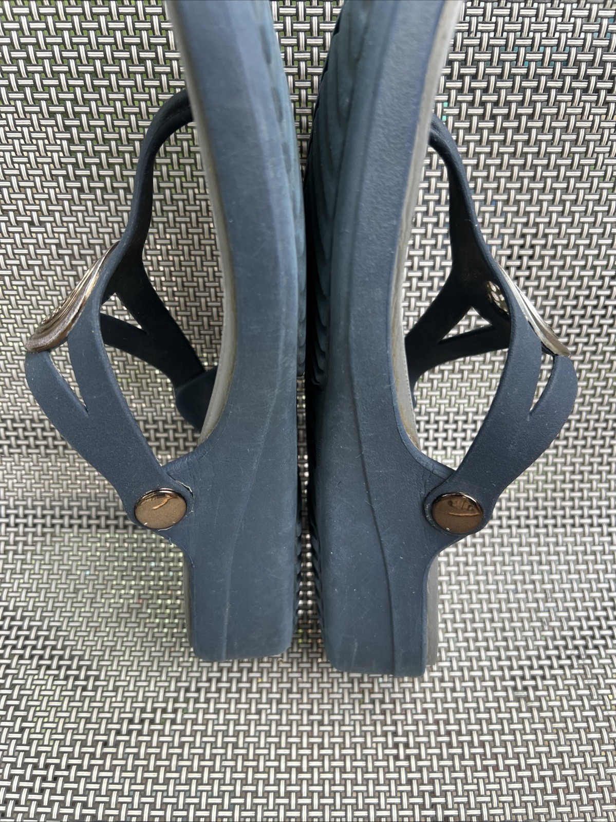 Crocs Sanrah Circle Wedge Flip Sandal Women’s Size 8 Navy Blue/Graphite