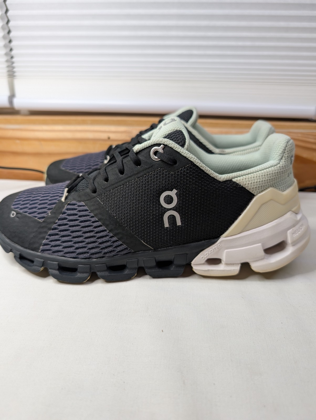 Women’s On Cloud Running Cloudflyer Stability Shoes Size US 6.5 Black Green
