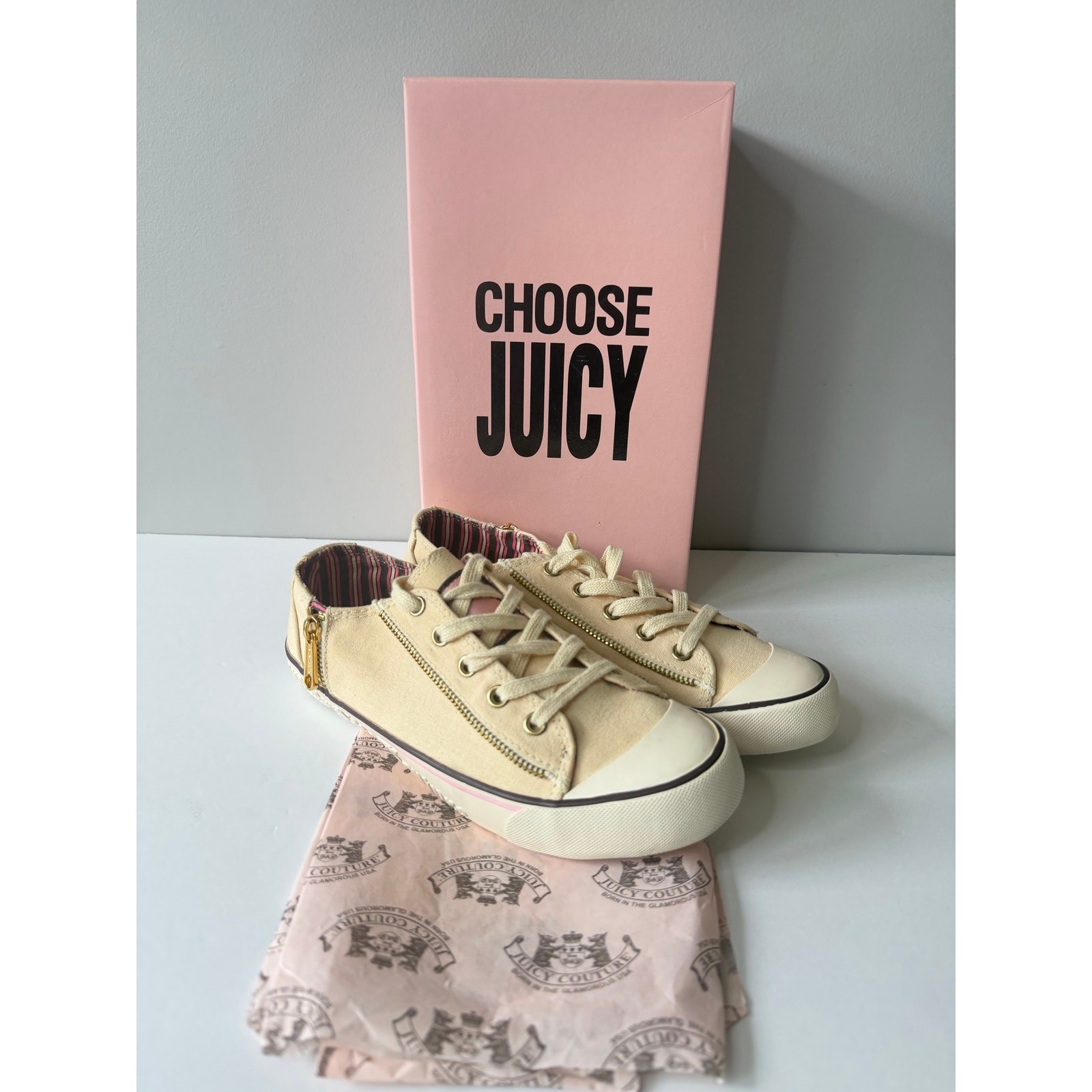 Vintage Juicy Couture Womens Size 7.5 Lace Up Canvas Shoes Sneakers