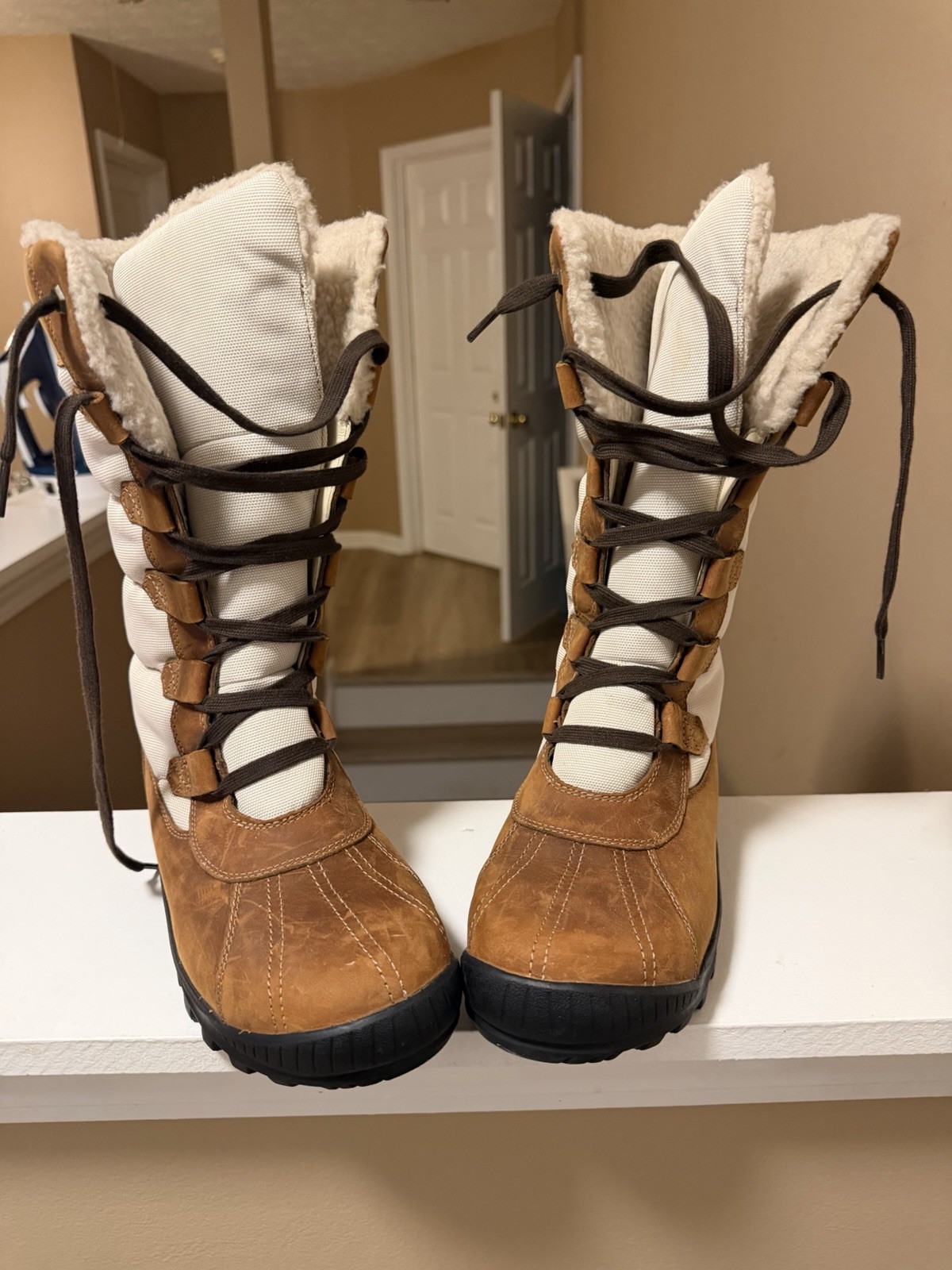 Timberland Women’s Suede Winter Boots Faux Fur Lined Lace Up Brown/White 8.5