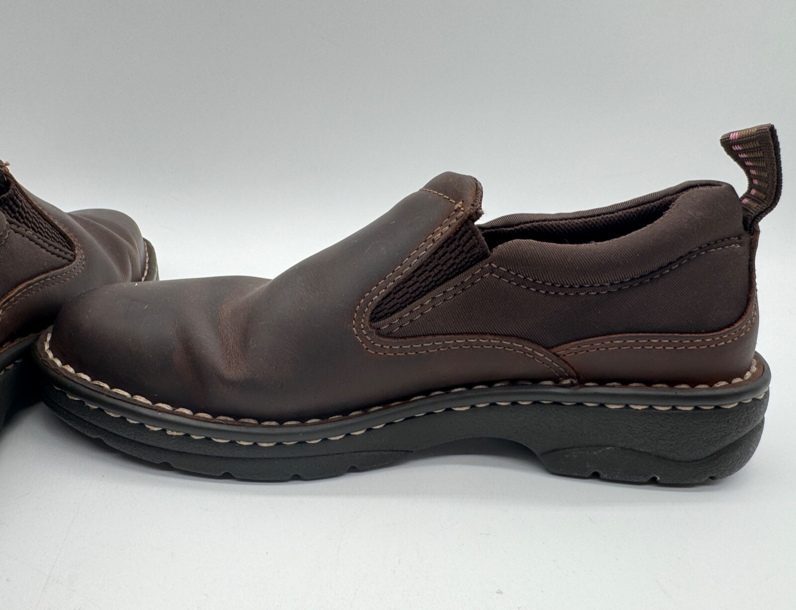 Semi new Ariat Traverse foodwear WOMAN SZ 7 B IN Brown 10020171