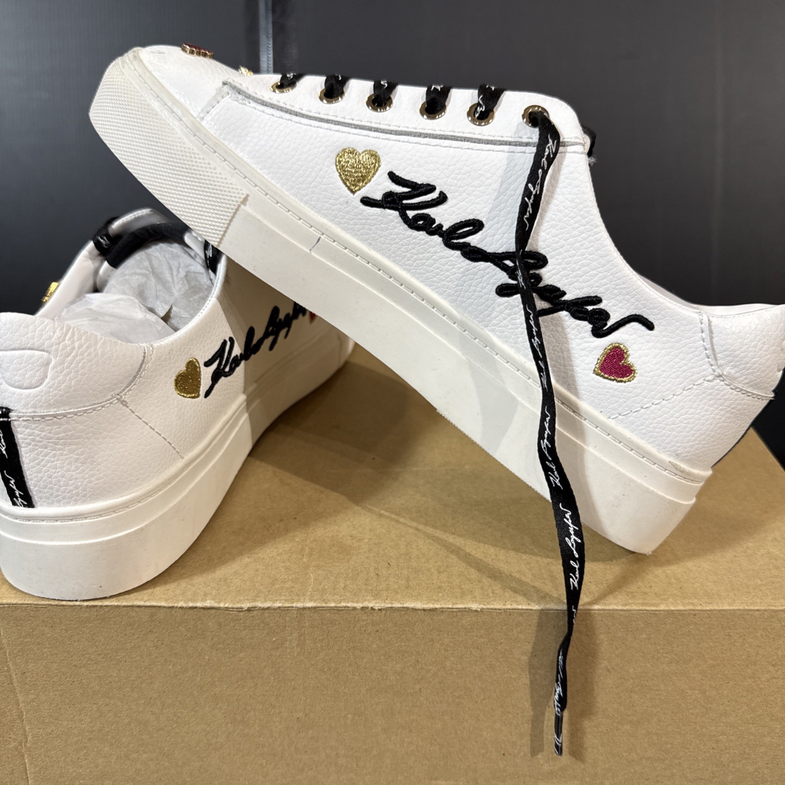 Karl Lagerfeld Paris Cate Pins Women’s 8M White Tumbled Leather Low Sneakers