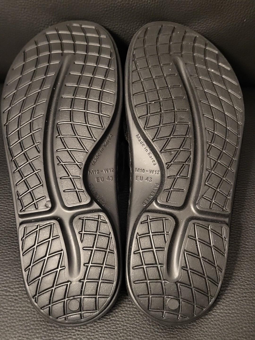 OOFOS OOriginal Sandal Lightweight Recovery Reduce Stress Footwear M 10 W 12 NEW