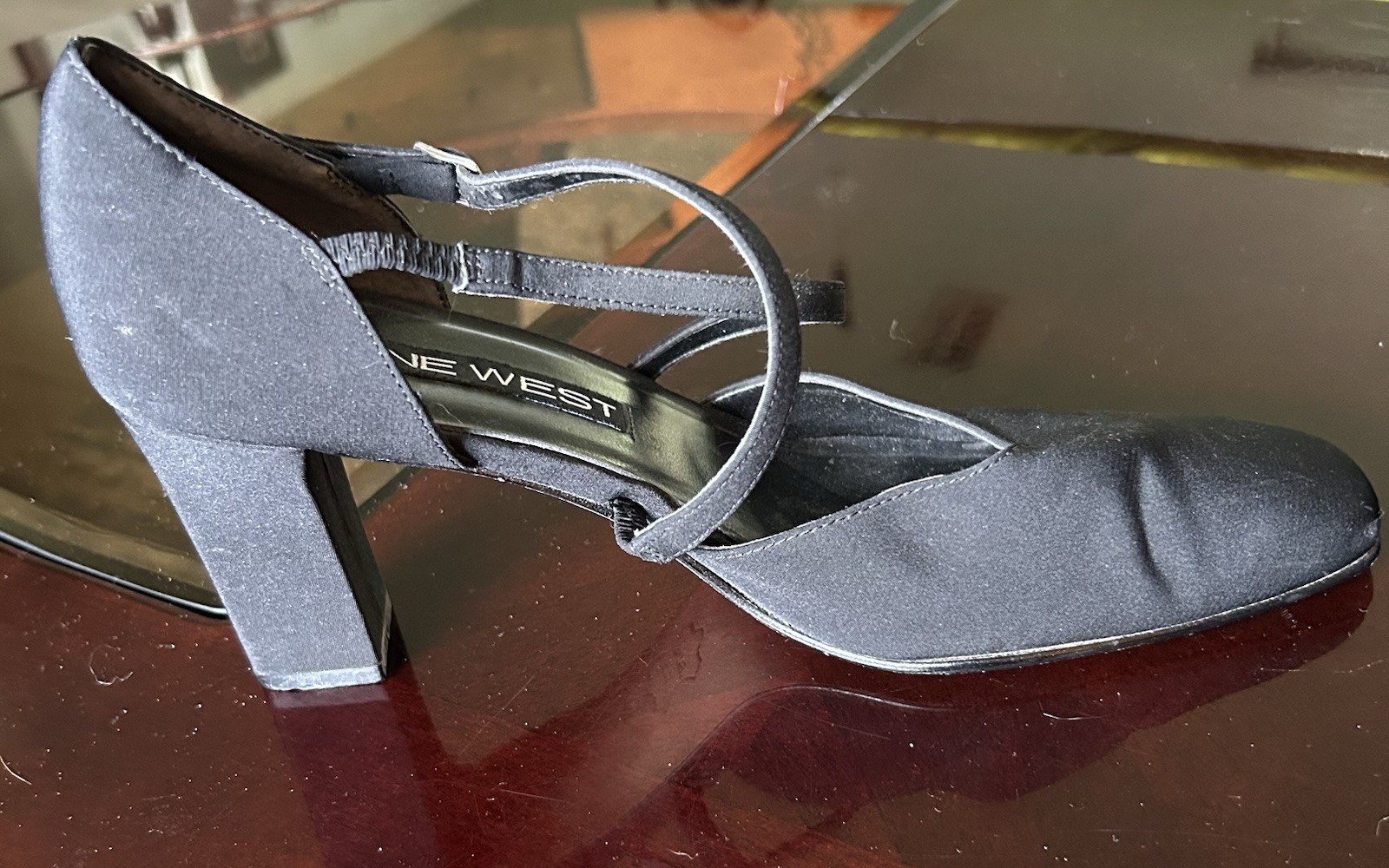 Nine West Women’s Black Strappy Closed Round Toe Pumps Size 8 M Block Heel 3.5”