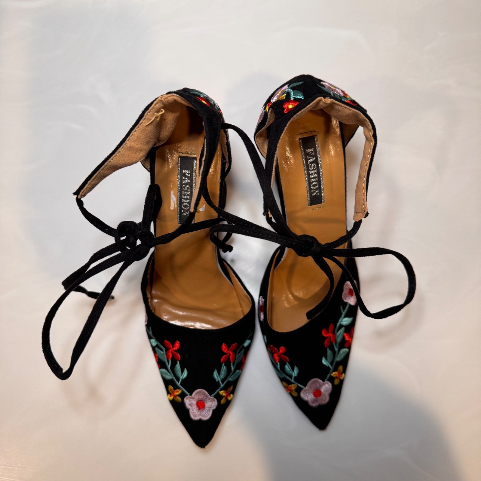 Whimsical Garden Romance Black Suede Floral Embroidered Lace Up Sz EU40/US9