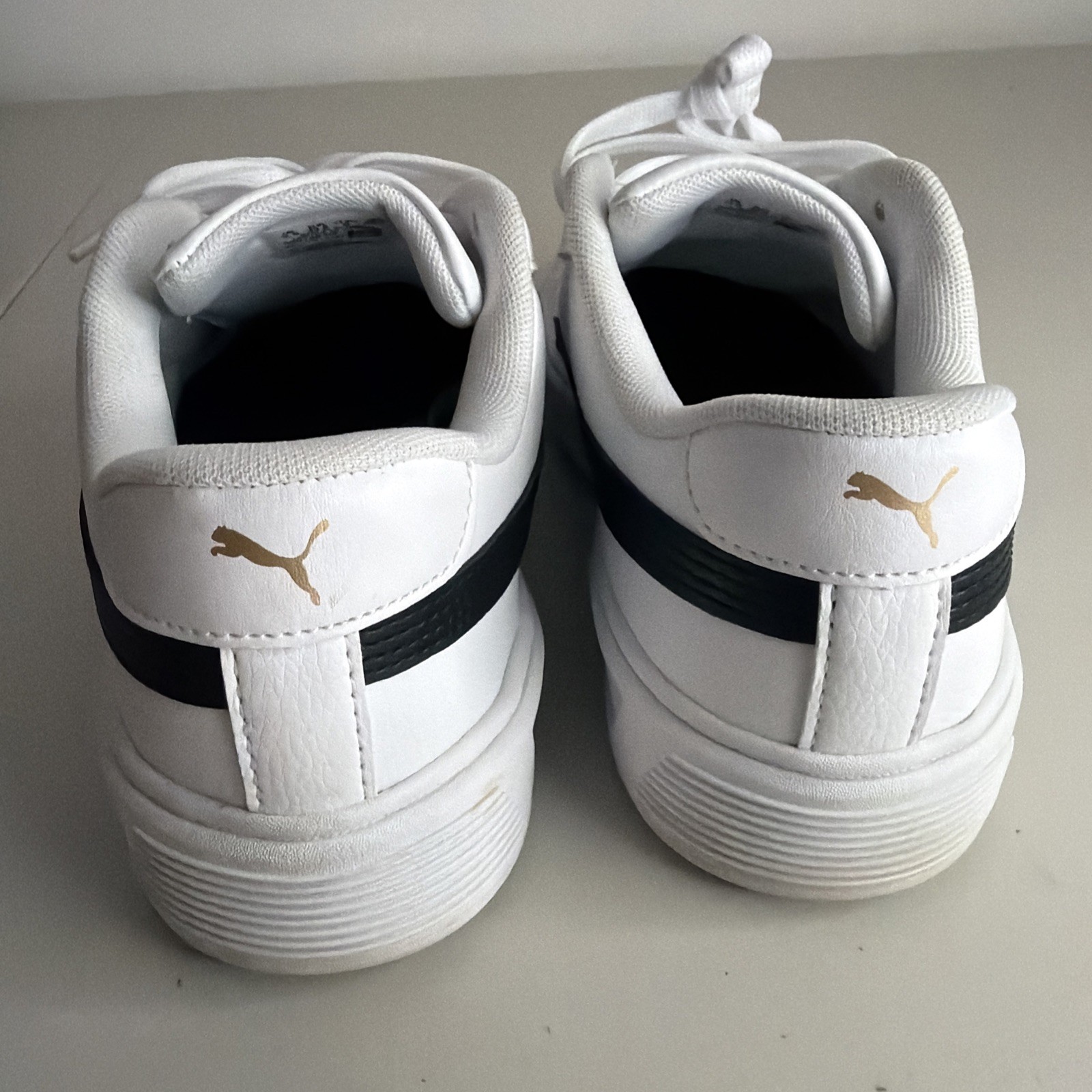 PUMA Smash Platform v3 Women’s Sneakers White/Black/Gold Size 8 Used